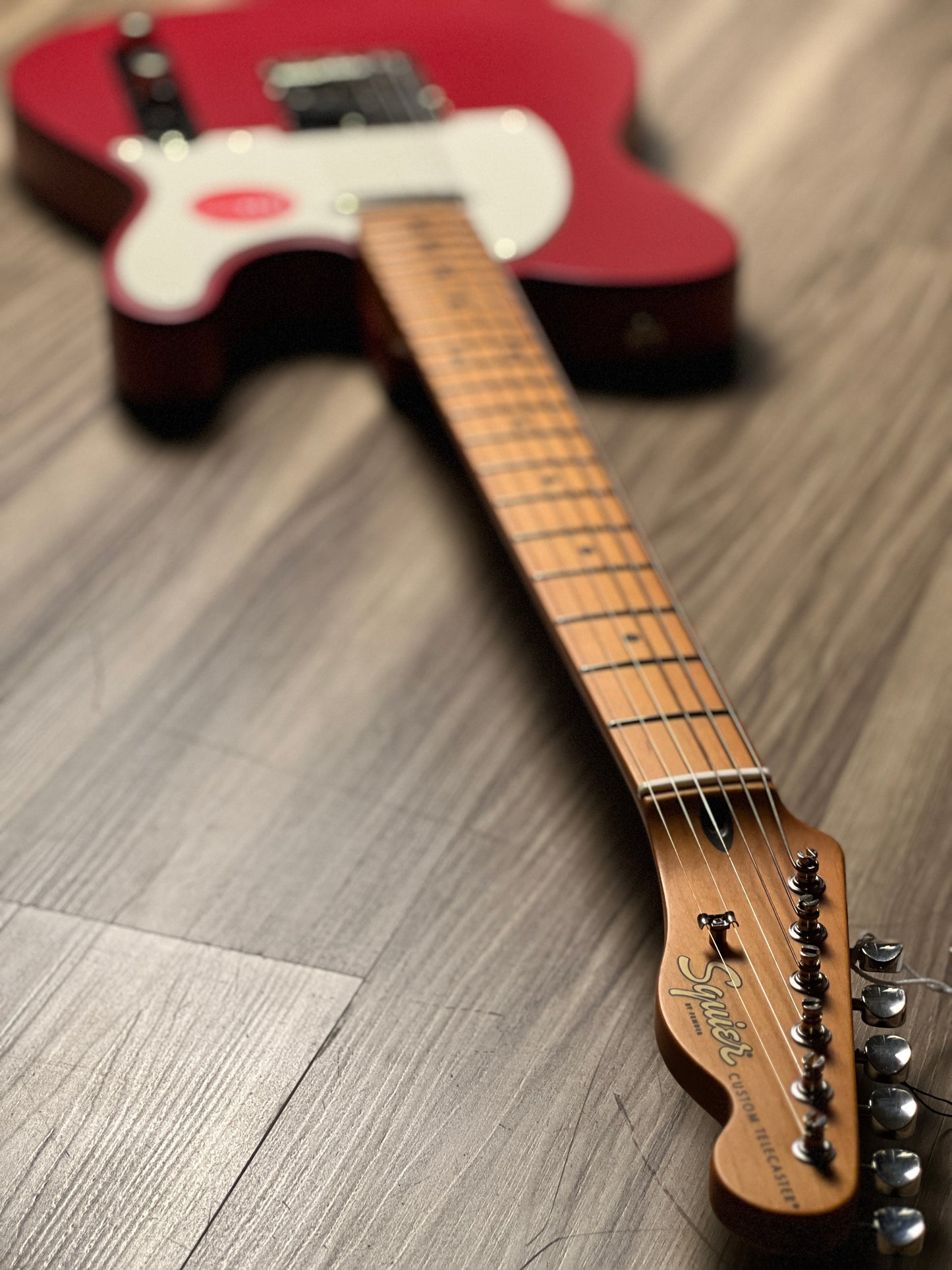 Squier Ltd Ed Classic Vibe 60s Custom Telecaster with Maple FB Satin Dakota Red