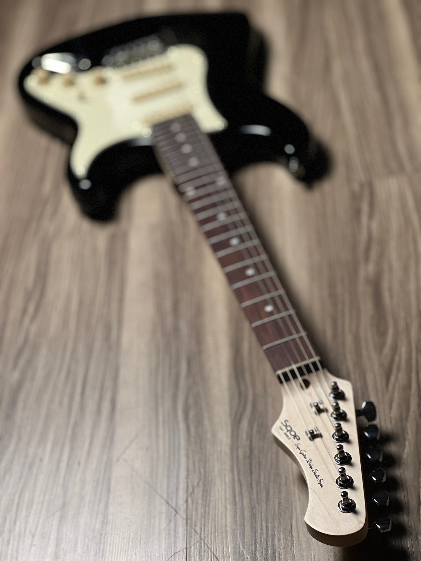 SQOE SEST200 Genesis Series in Black