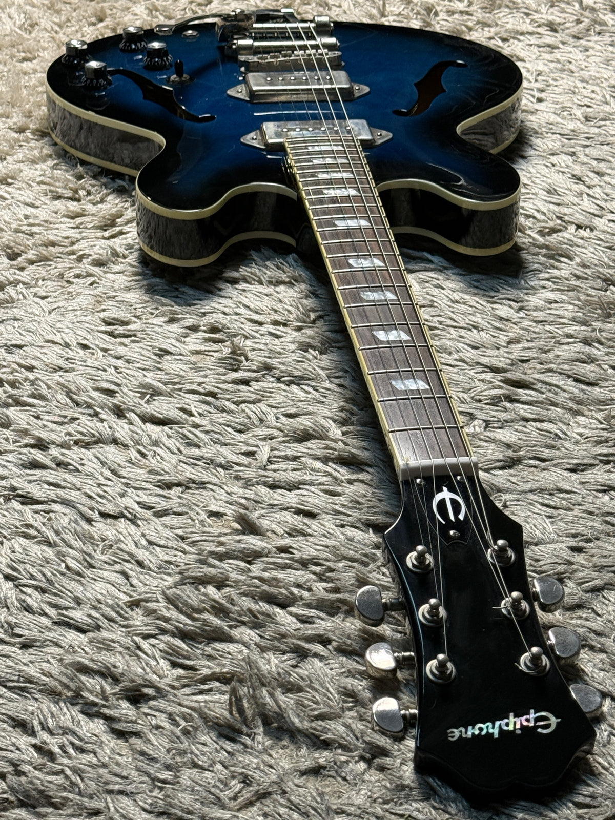 Epiphone Limited Edition Gary Clark Jr. "Blak & Blu" Casino in Blak & Blue with Bigsby 15051500205 (USED)