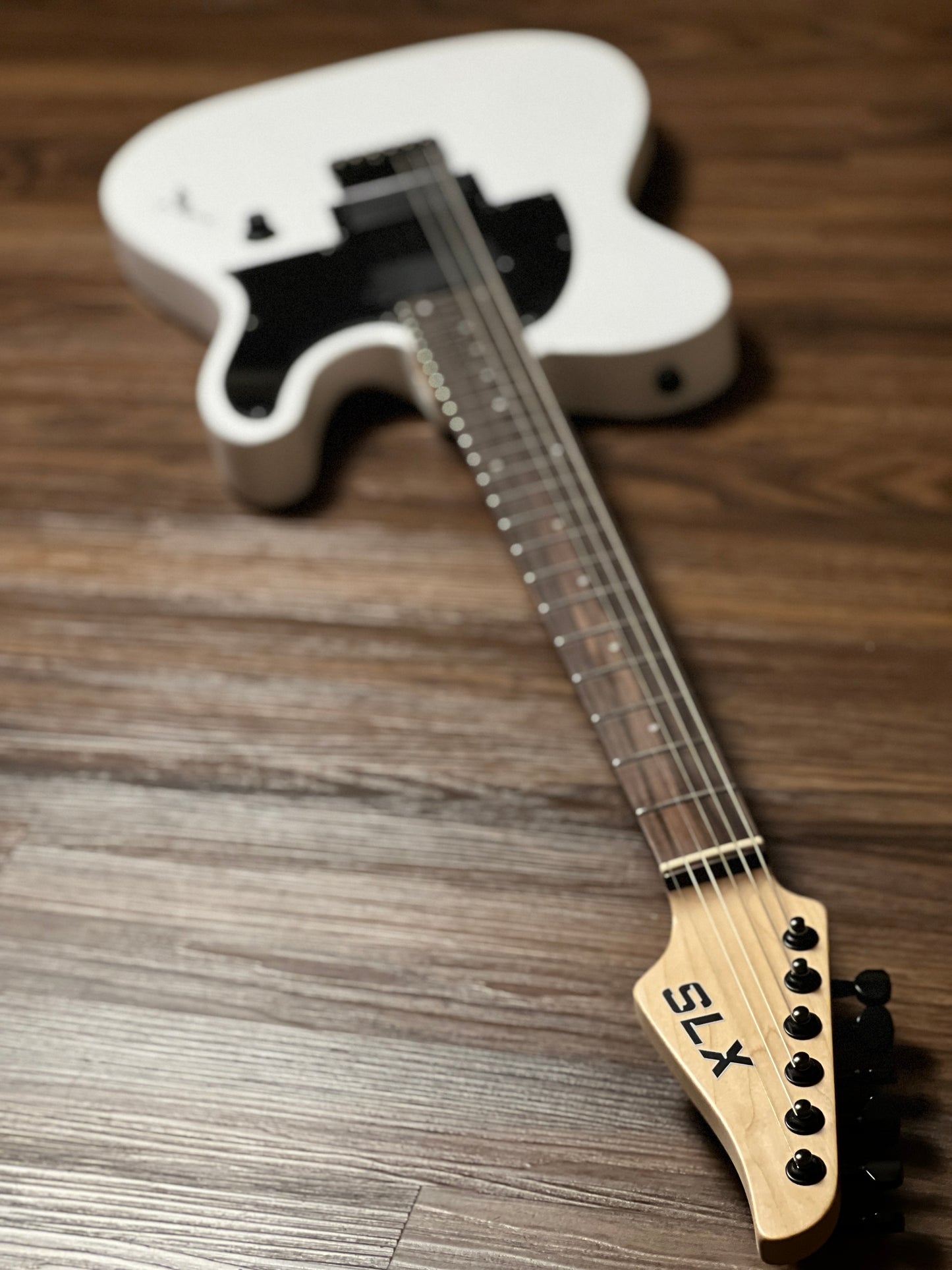 SLX Midnight Raven 24 HH with Rosewood FB in Satin White