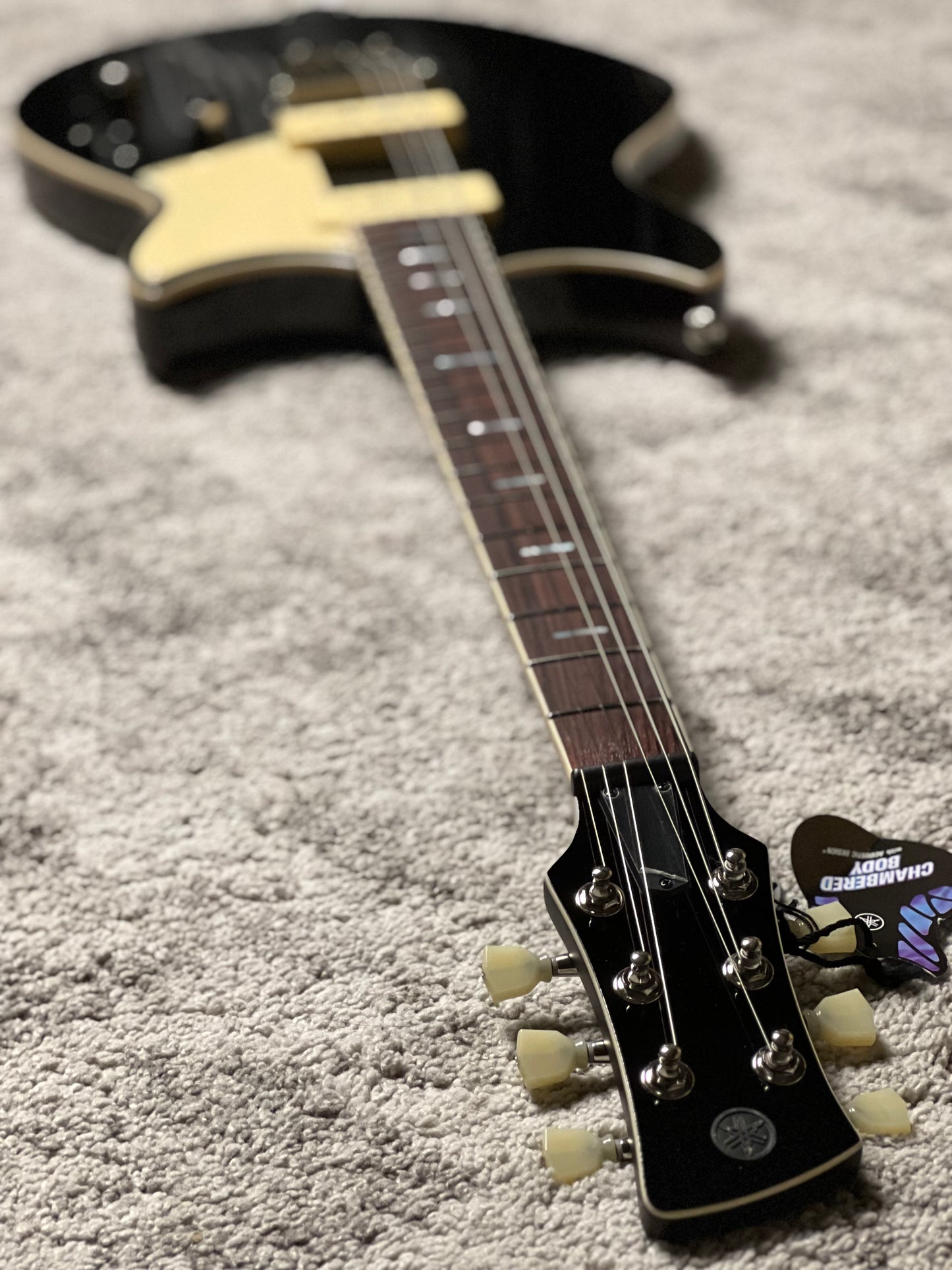 Yamaha Revstar Standard RSS02T BL in Black