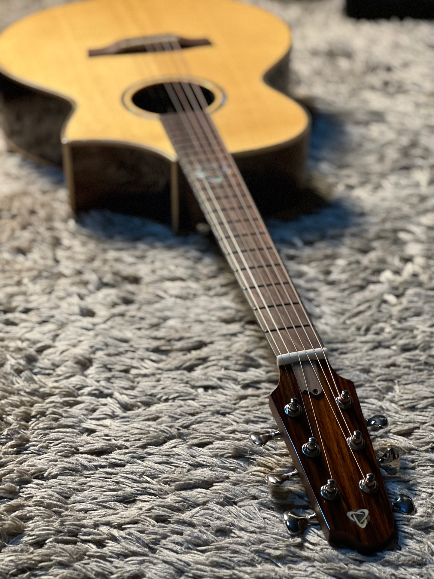 Covenant Guitar 300-RVE 40 inch with Covenant M2P Dual Channel Preamp