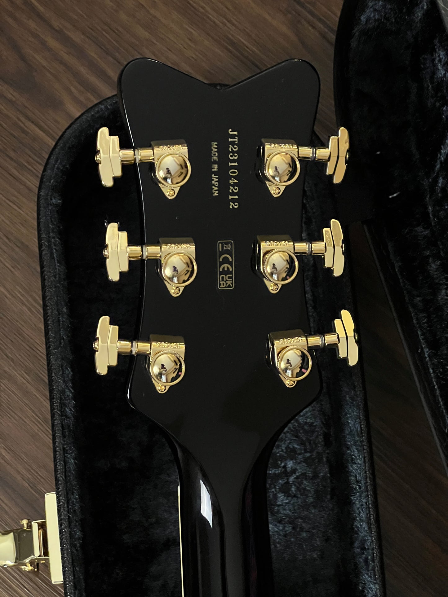 Gretsch G6134TG Limited edition Paisley Penguin in Blackburst over Black and Silver Paisley Sparkle