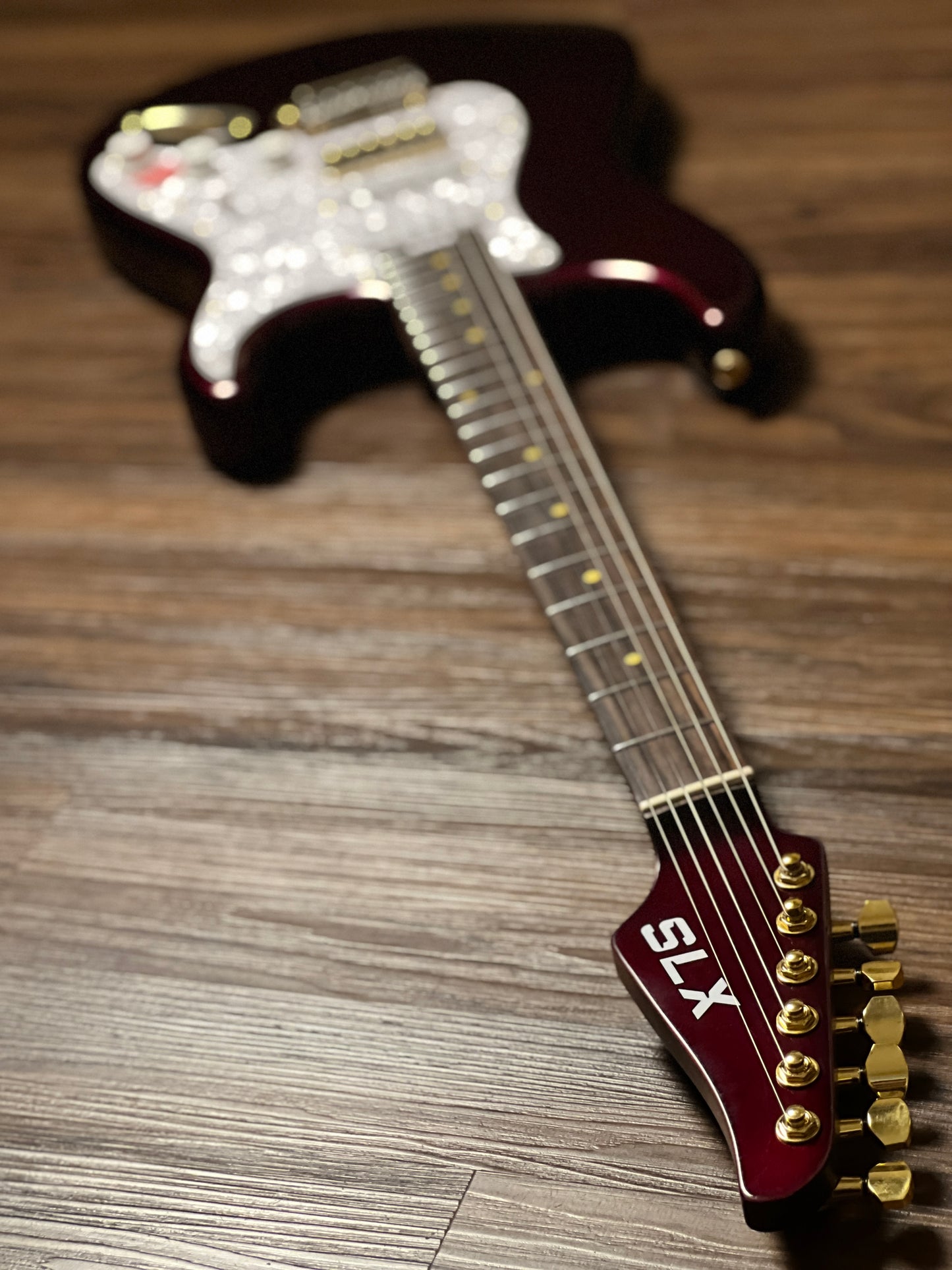 SLX Hawk Classic 22 HSS in Oxblood with Rosewood FB and Gold Hardware Limited Edition