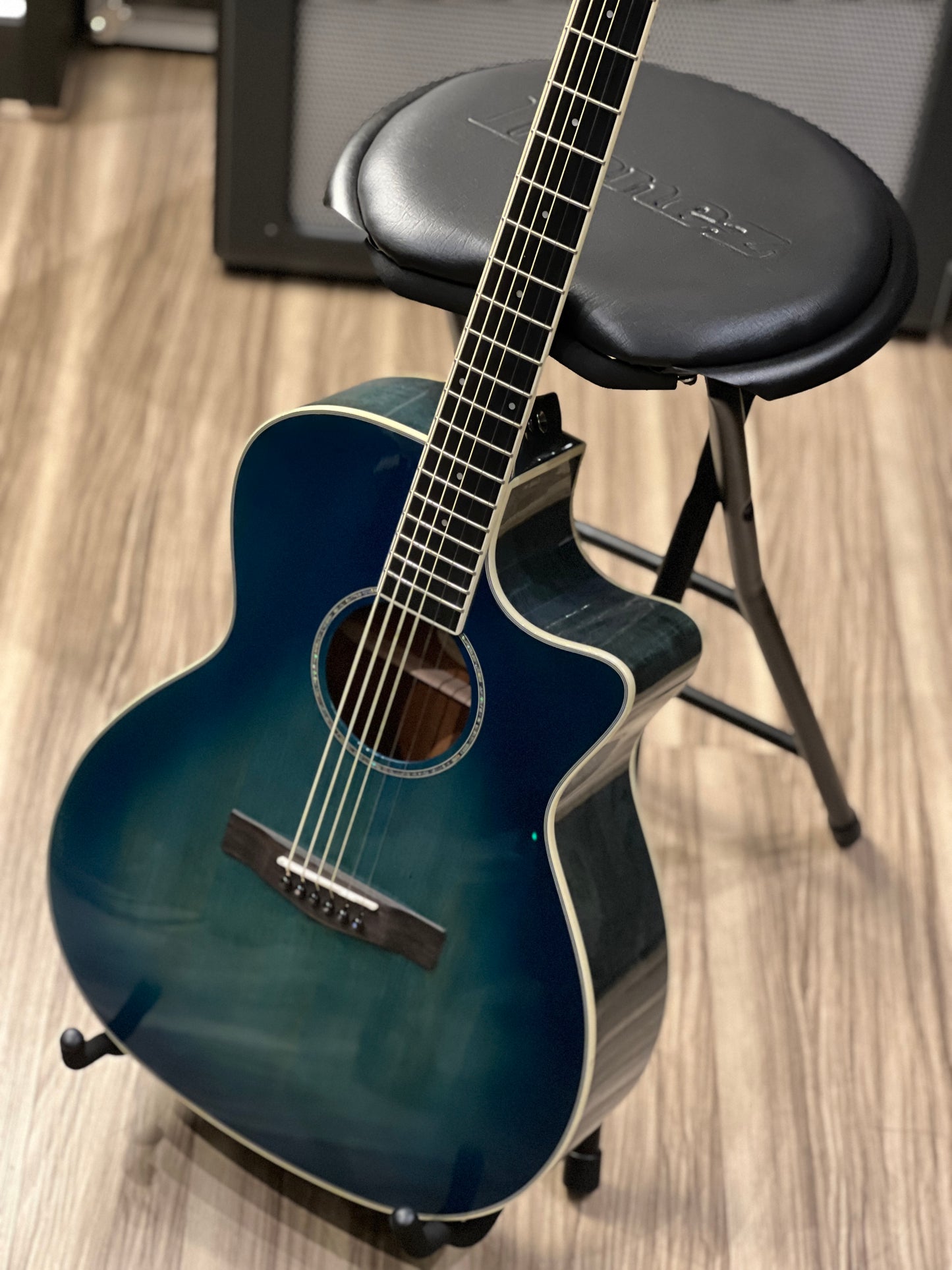 Ibanez IMC50FS Guitarist Throne Guitar Chair and Stand