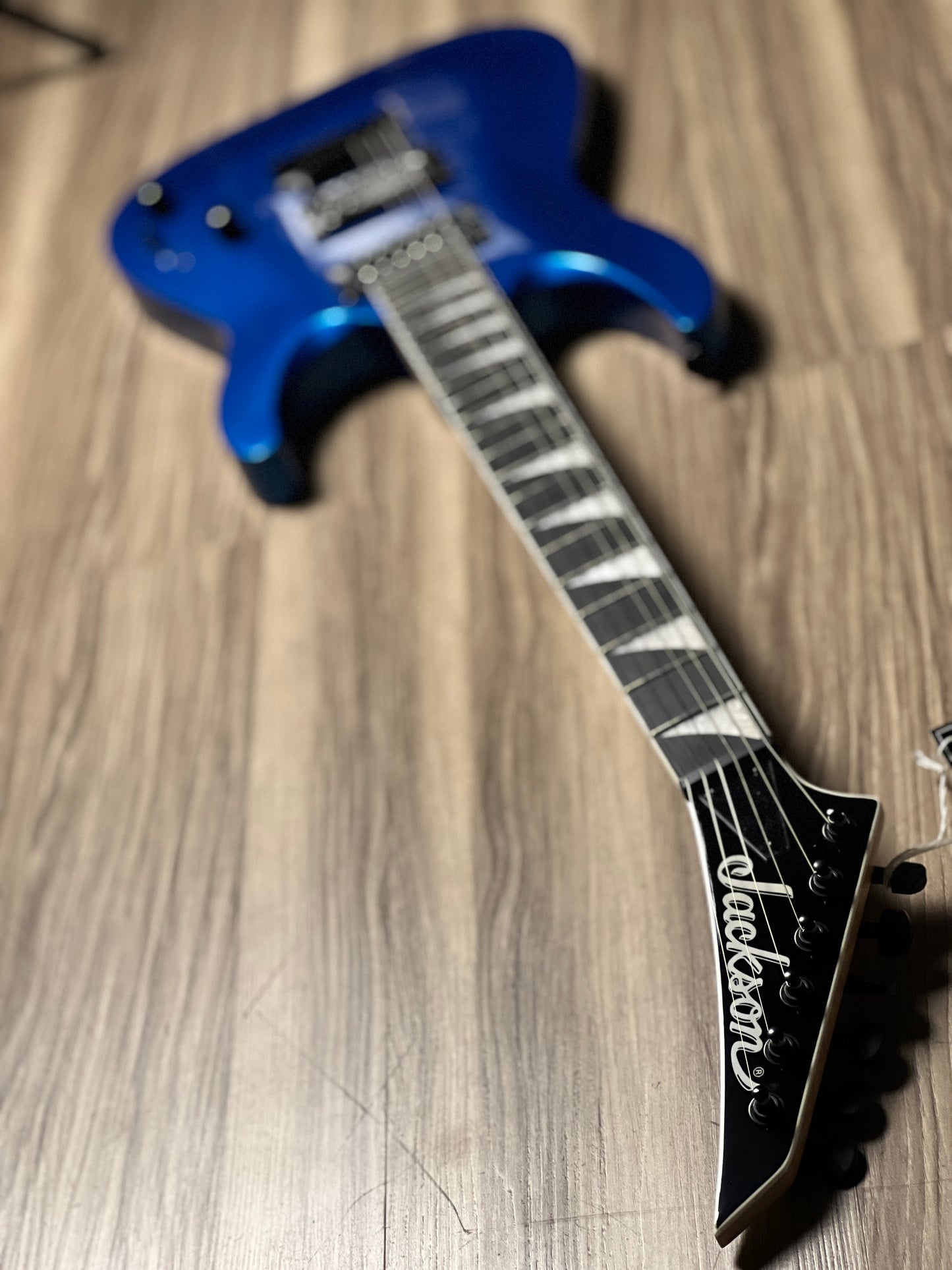 Jackson JS Series Dinky Archtop JS22 DKA with Amaranth FB in Metallic Blue