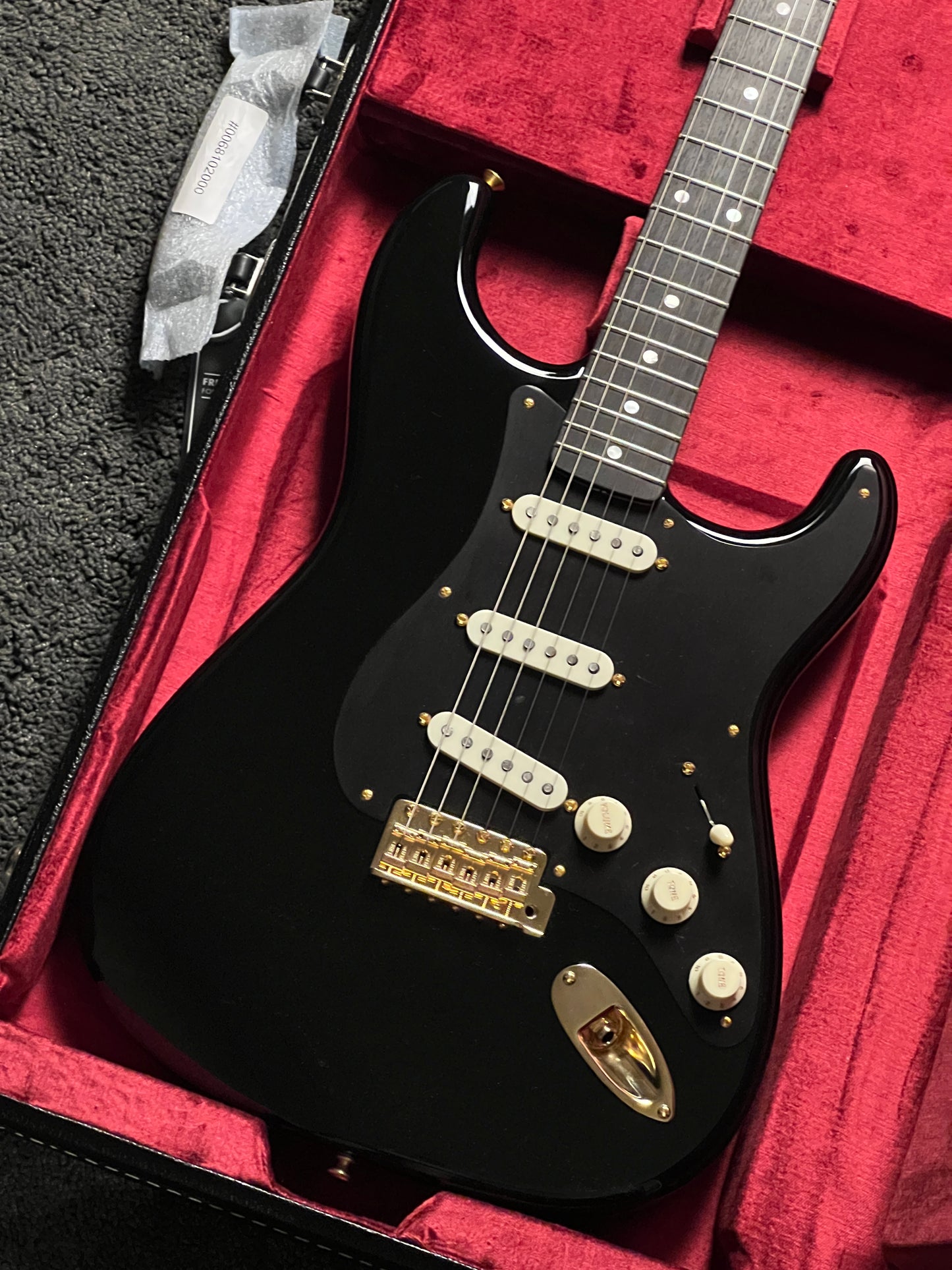Fender Custom Shop Exclusive American Custom N.O.S. In Black with Gold Hardware 18036