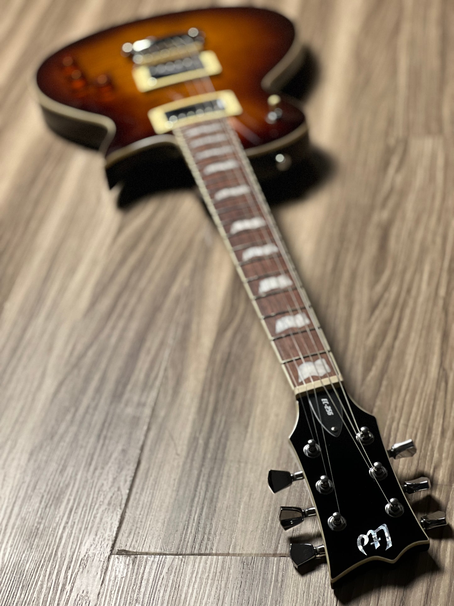 ESP LTD EC-256 In Dark Brown Sunburst