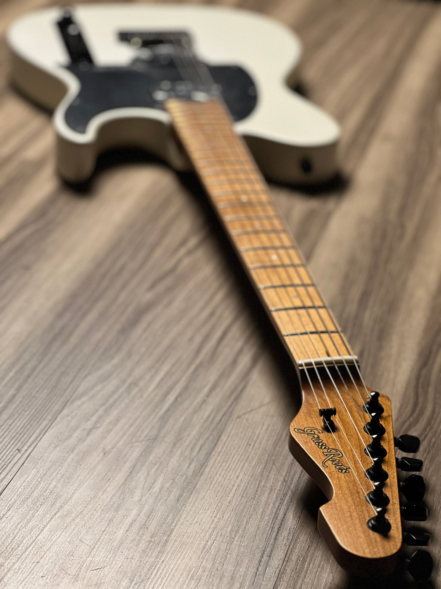 Grass Roots G Throbber WK/M in Pearl White Satin