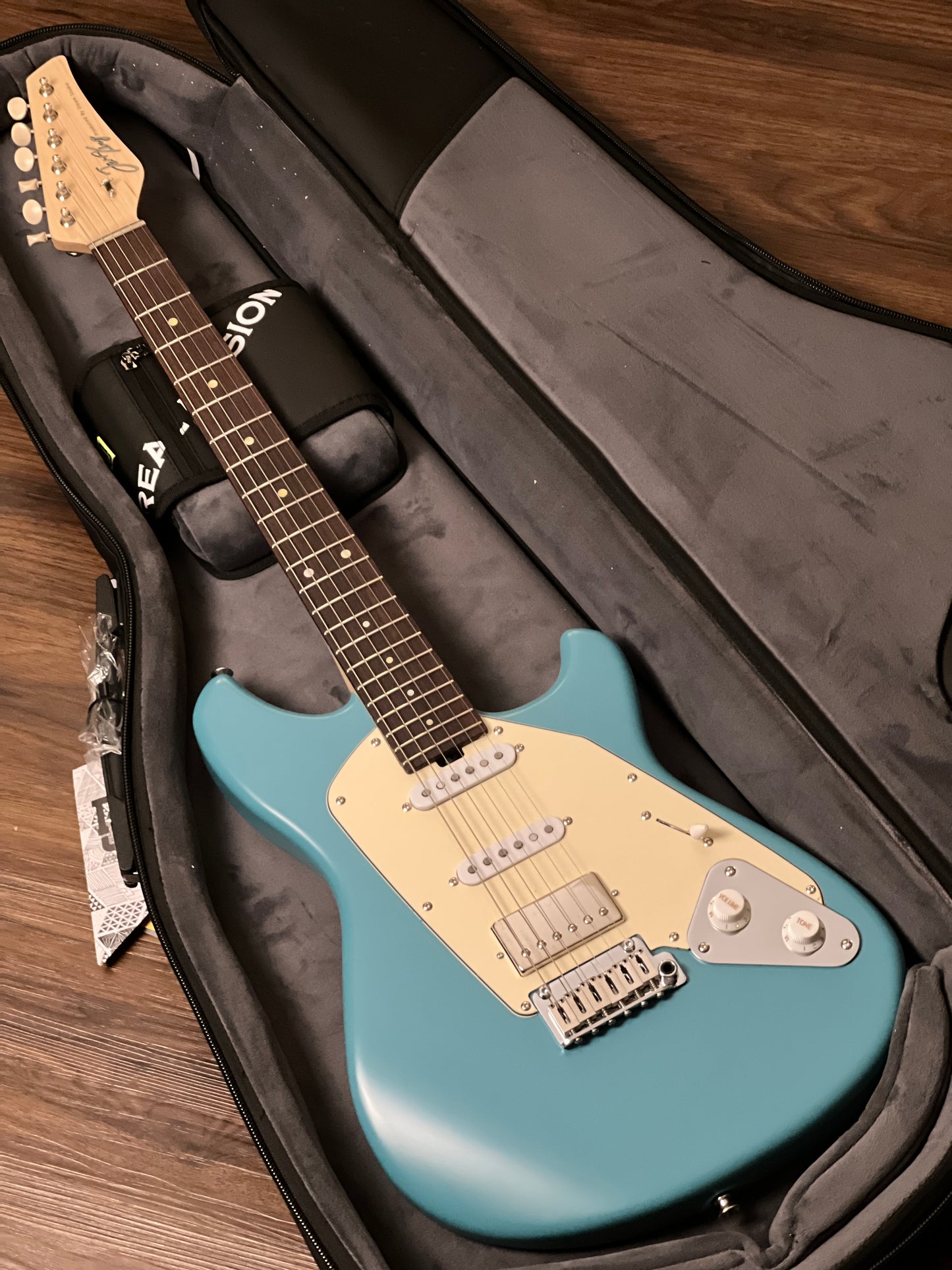 Aguda Jerry King Studio Deluxe in Dark Blue