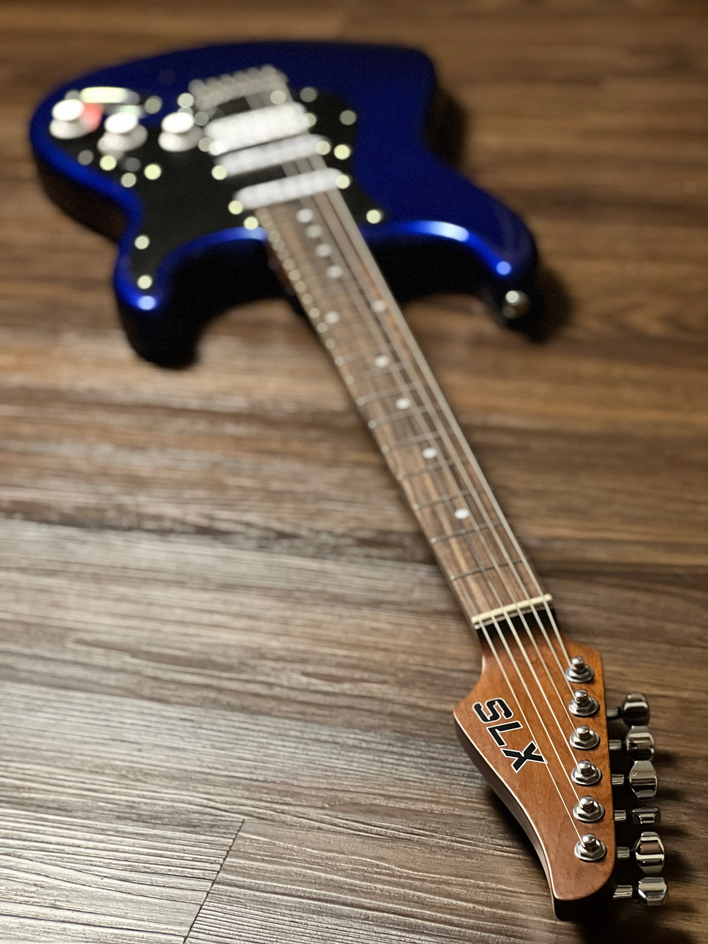 SLX Hawk Classic 22 HSS in Noble Blue with Rosewood FB