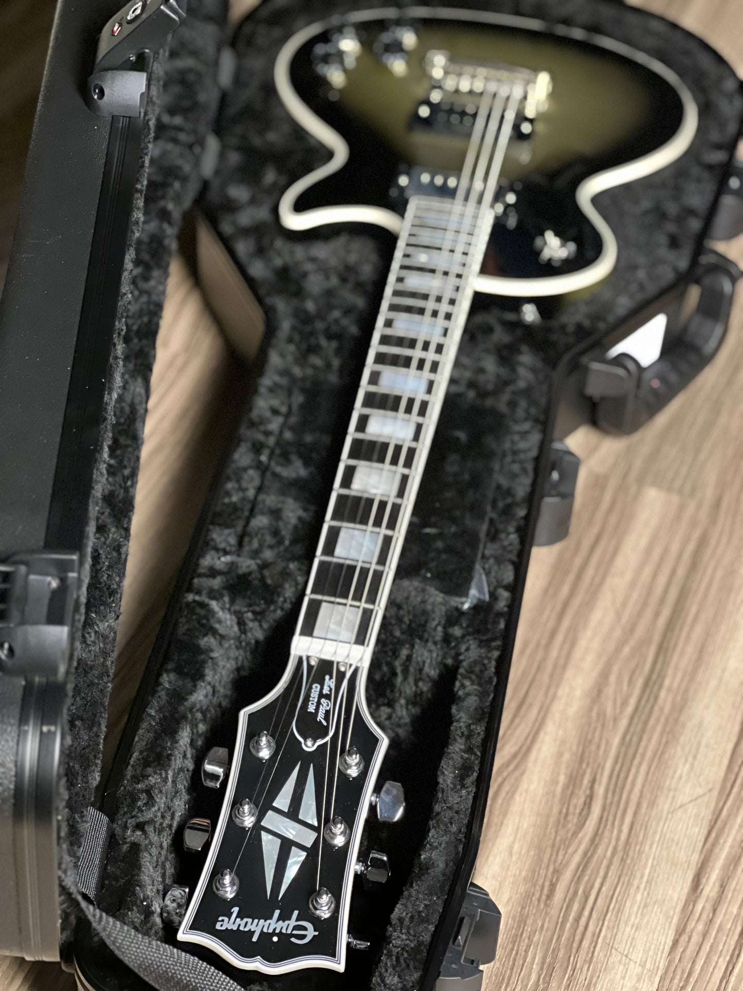 Epiphone Adam Jones 1979 Les Paul Custom in Antique Silverburst