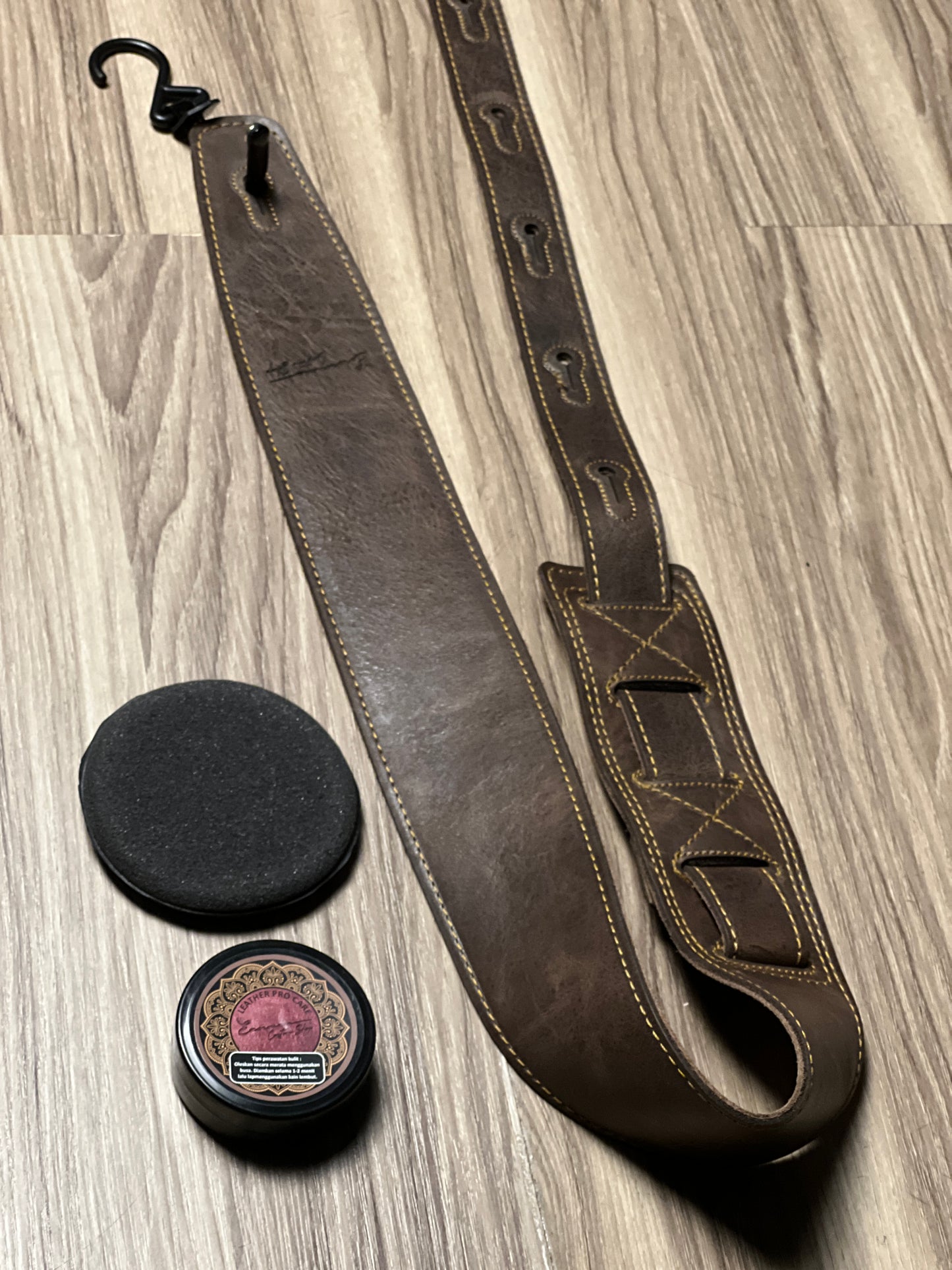 Enormous Leather Strap in Brown