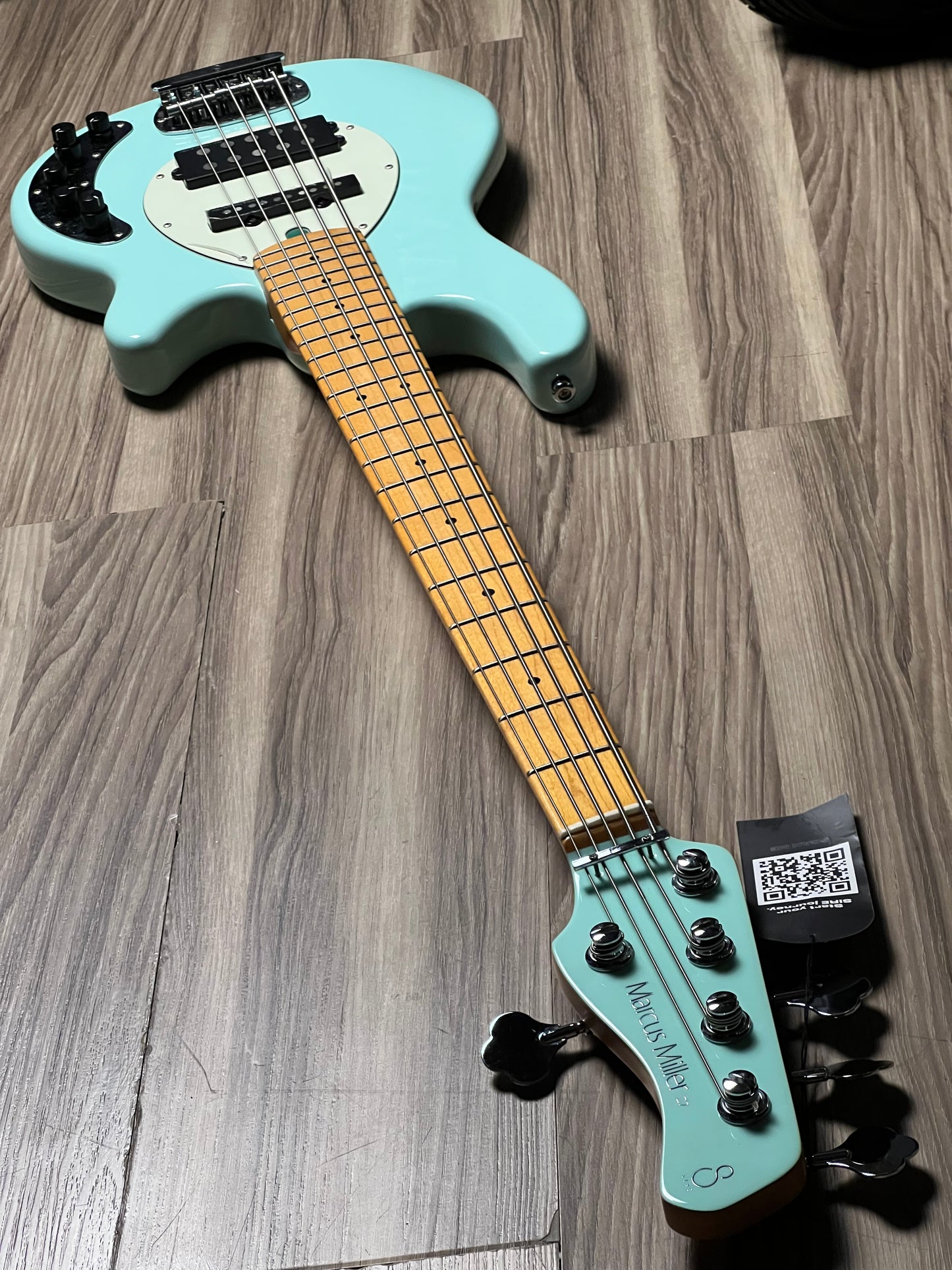 Sire Marcus Miller Z7 5-String Bass Guitar in Mint