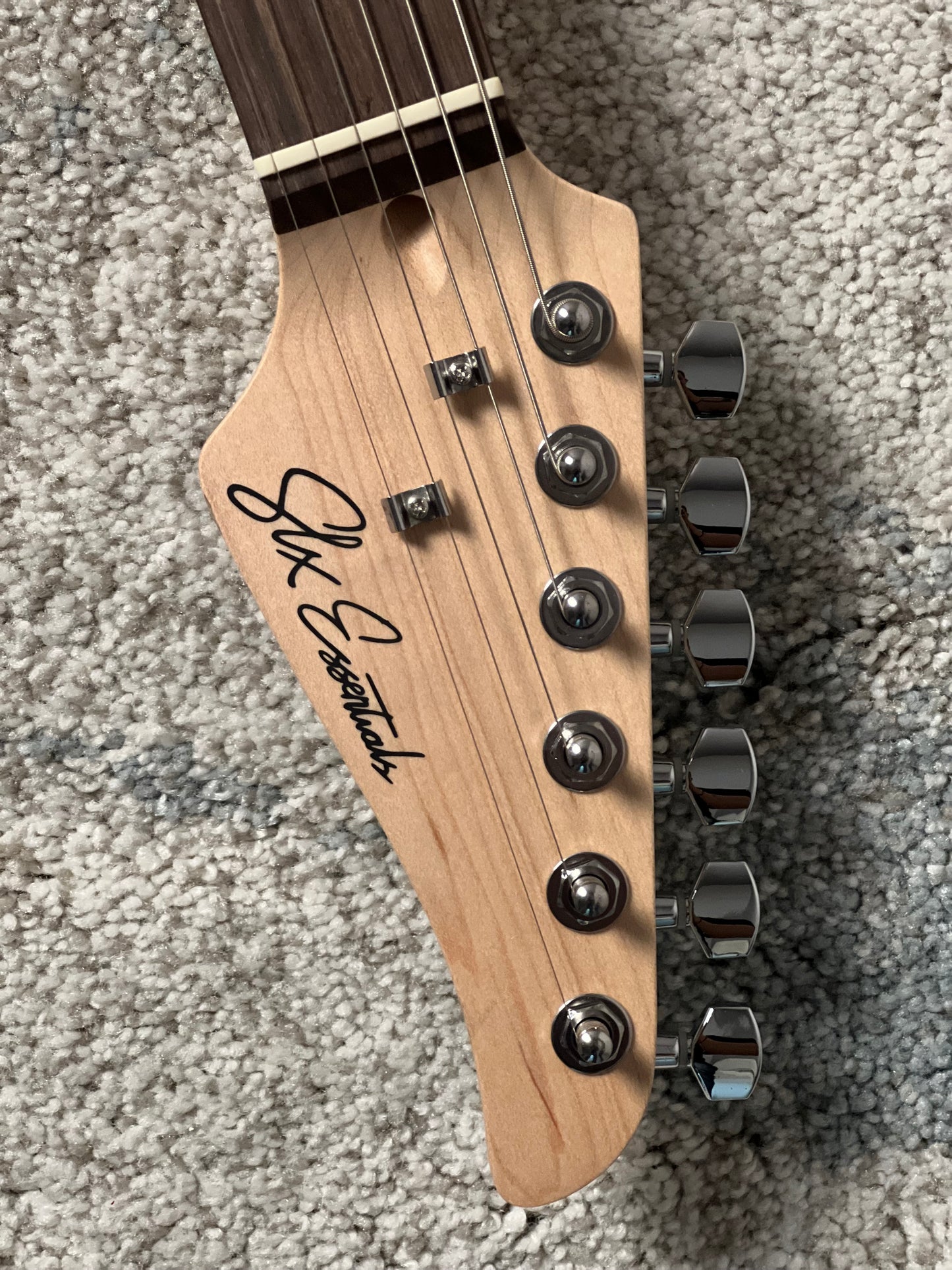 SLX Raven Classic Essentials 22 with Rosewood FB in Vintage White
