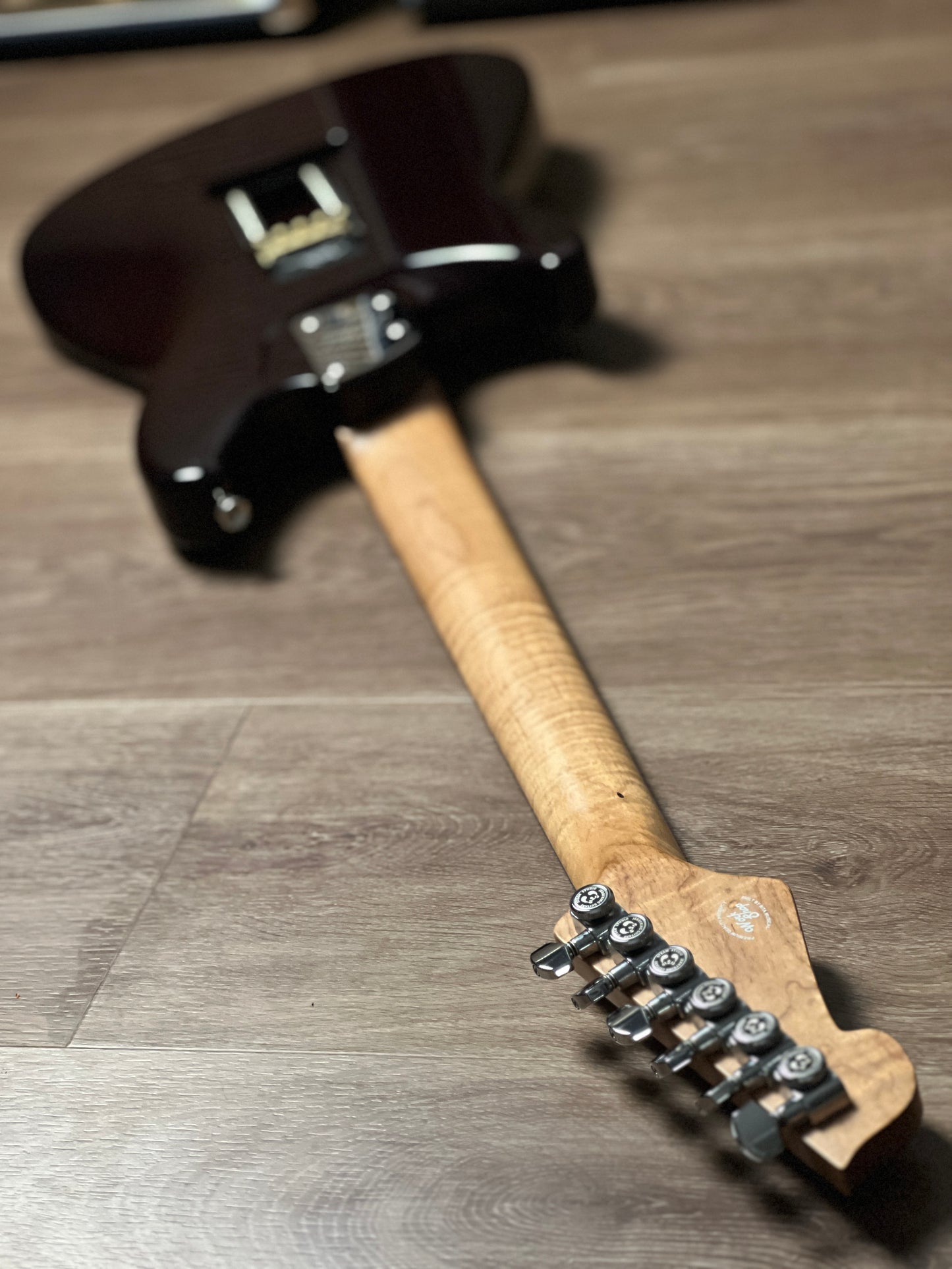 Aguda Jerry king Steam Tone 1981 in Black Cherry Burst with Quilt Top