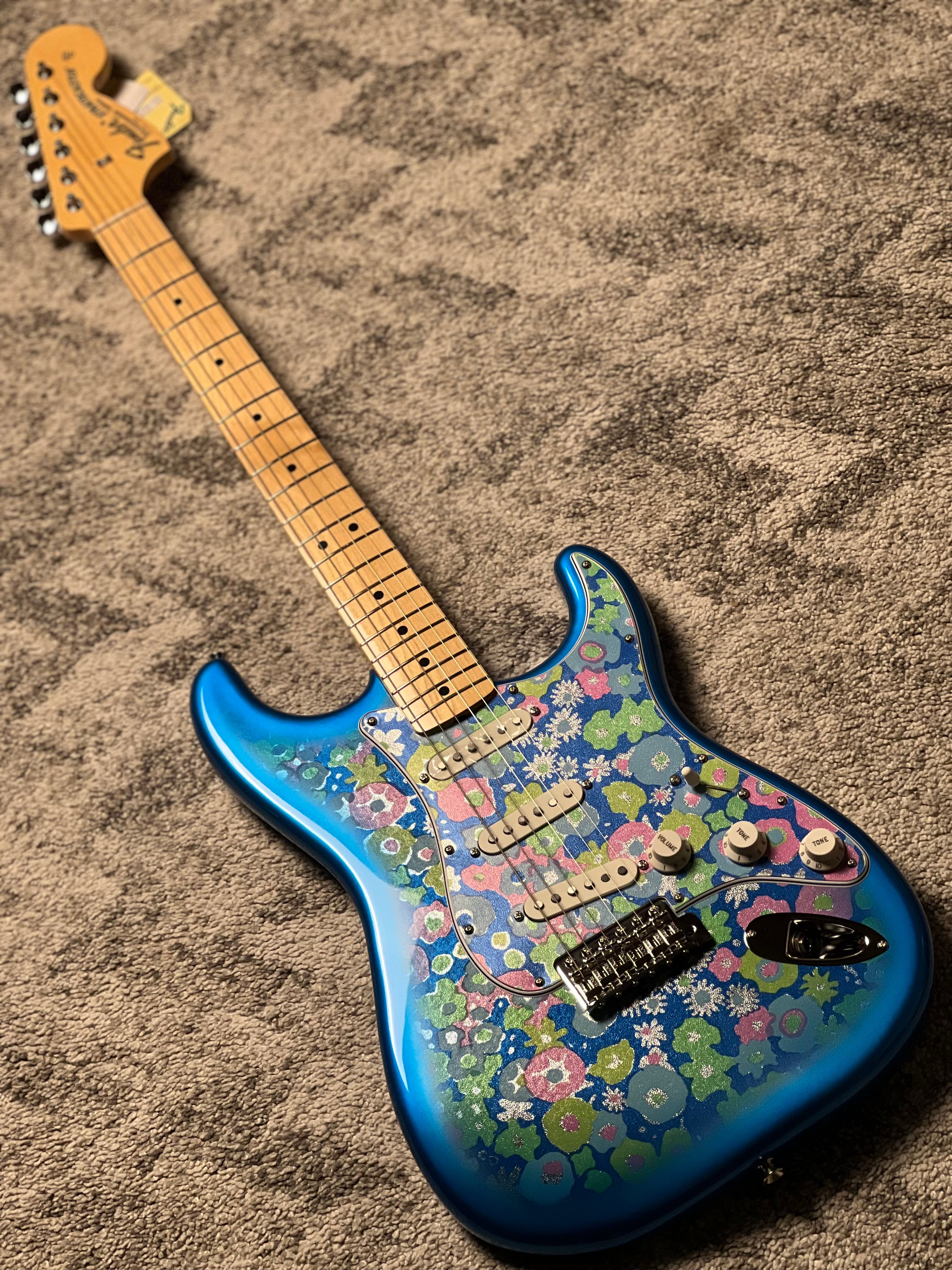 Fender MIJ Limited Stratocaster with Maple FB in Blue Flower