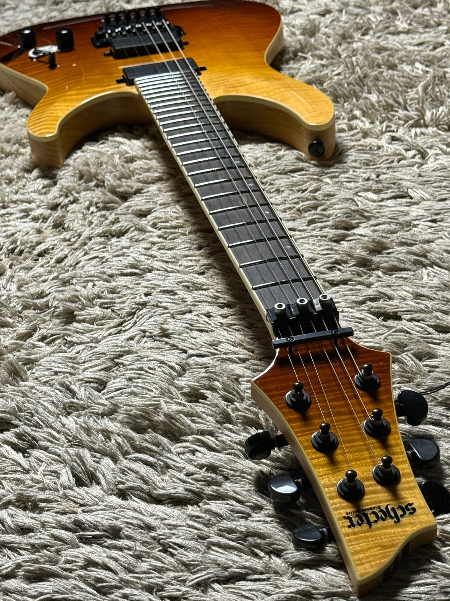 Schecter C-1 FR SLS Elite in Antique Fade Burst W19040031