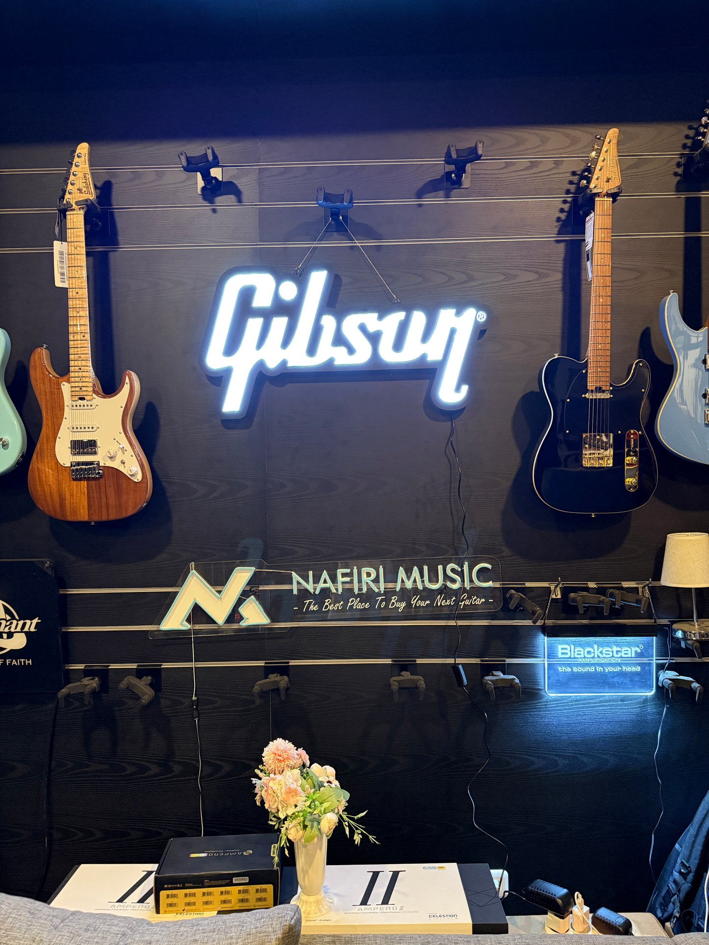 Gibson Logo LED Sign 30” Original with Adaptor