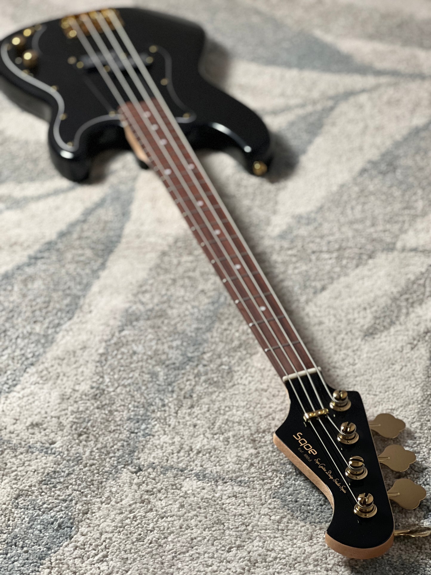 SQOE SPB609 4-STRING PB-STYLE in Black