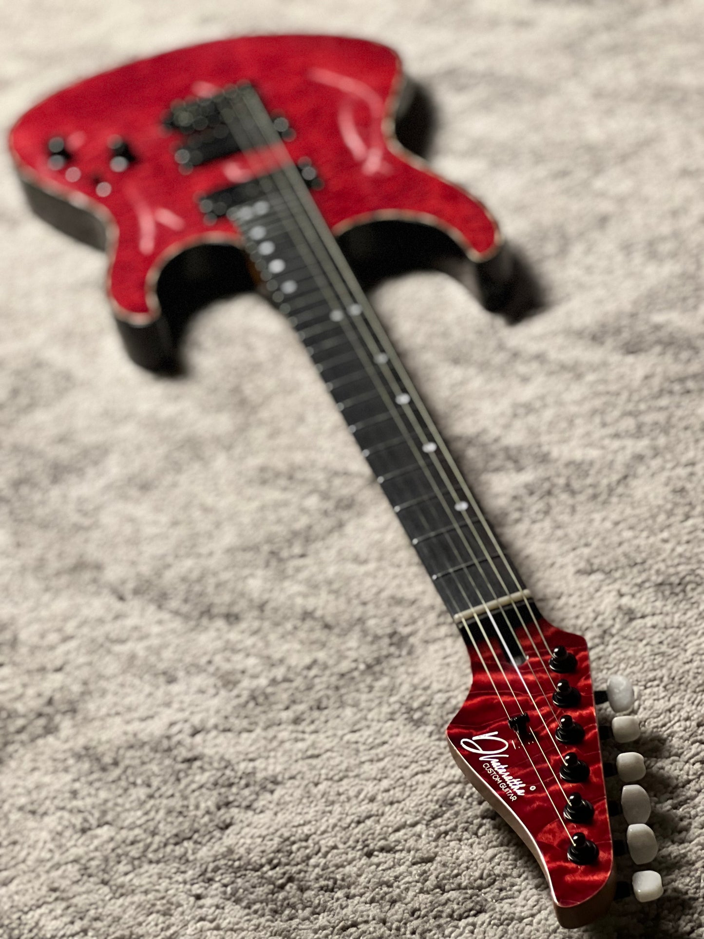 Dhatarattha Custom DST HH Quilt in Transparent Red with Rosewood FB