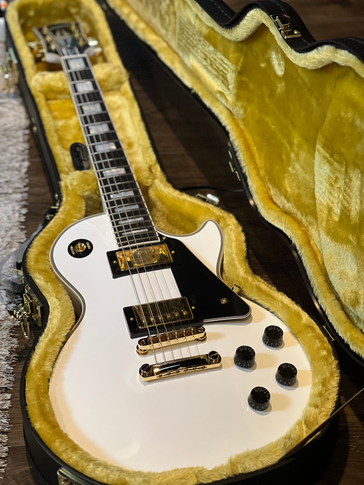 Epiphone Les Paul Custom in Alpine White (inspired by Gibson Custom)