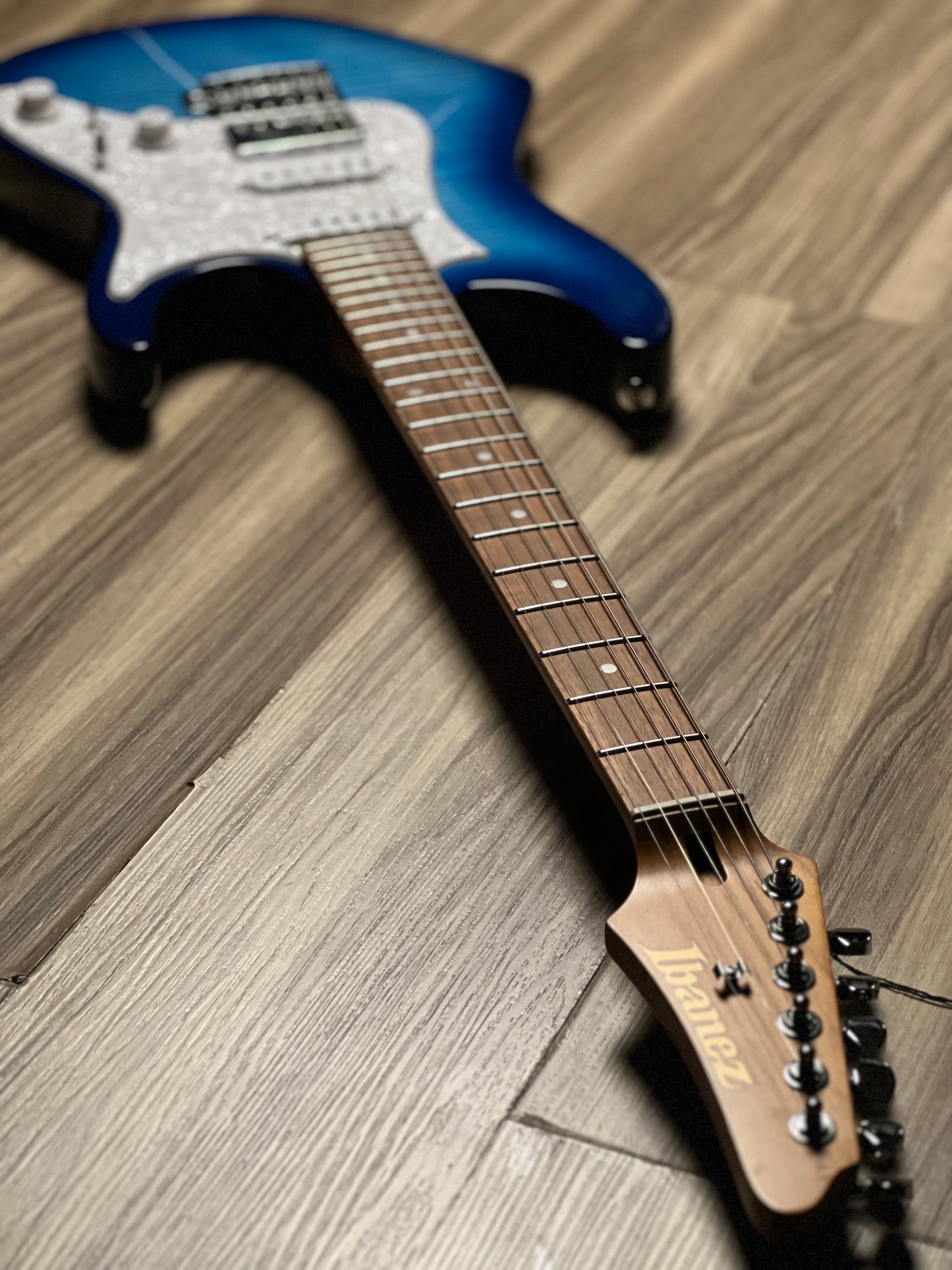 Ibanez AZ22S1F-TXB in Transparent Turquoise Burst