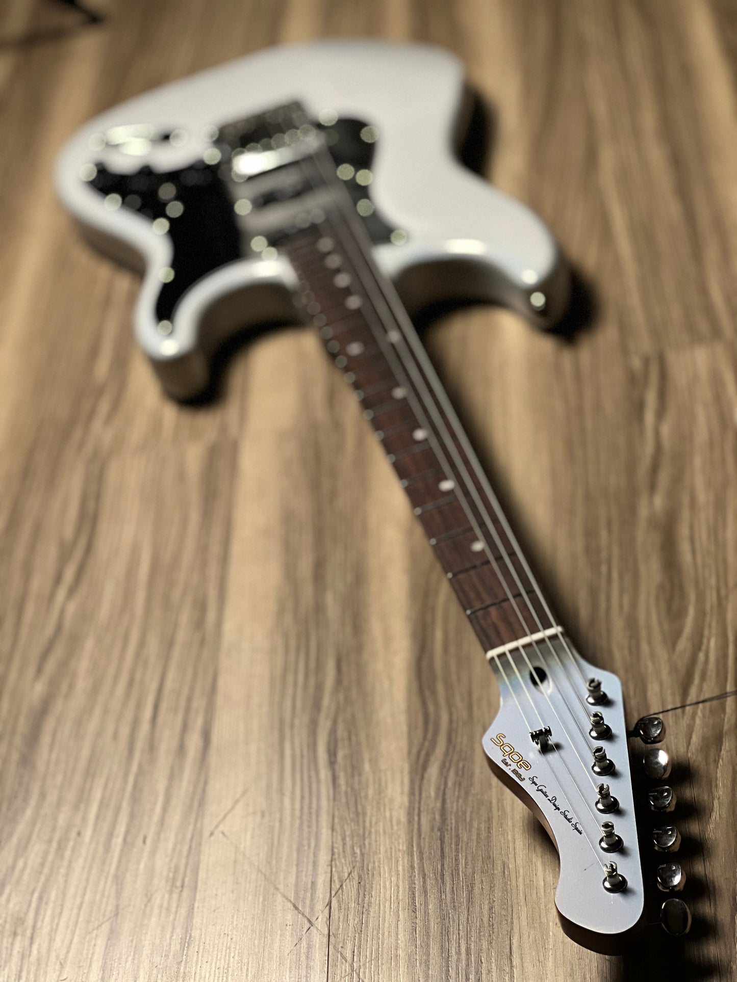 SQOE SEST750 HSS WH Roasted Maple Series in Aurora White Limited Edition