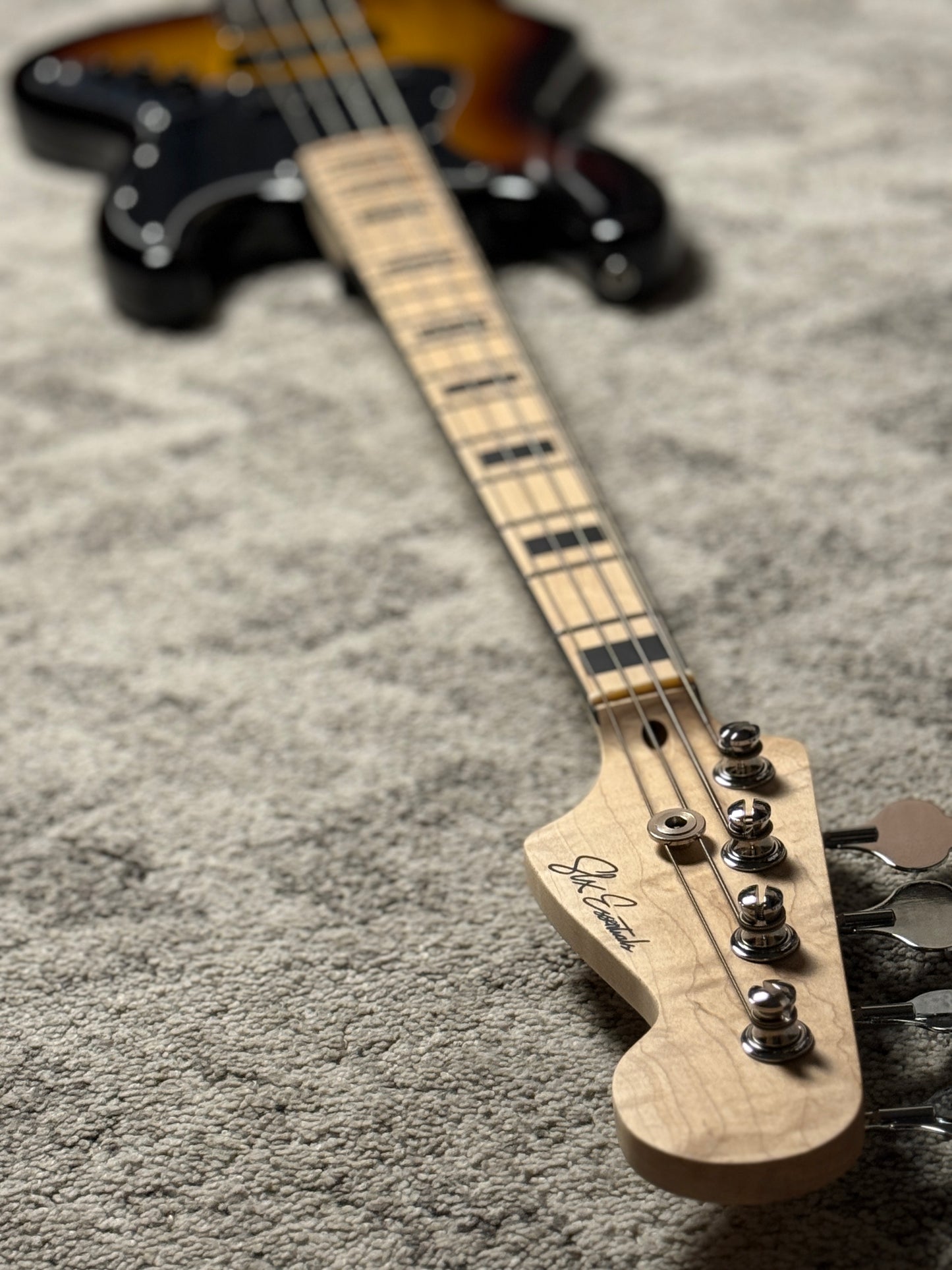 SLX Sparrow 70s Special Essentials with Maple FB in in 3-Tone Sunburst
