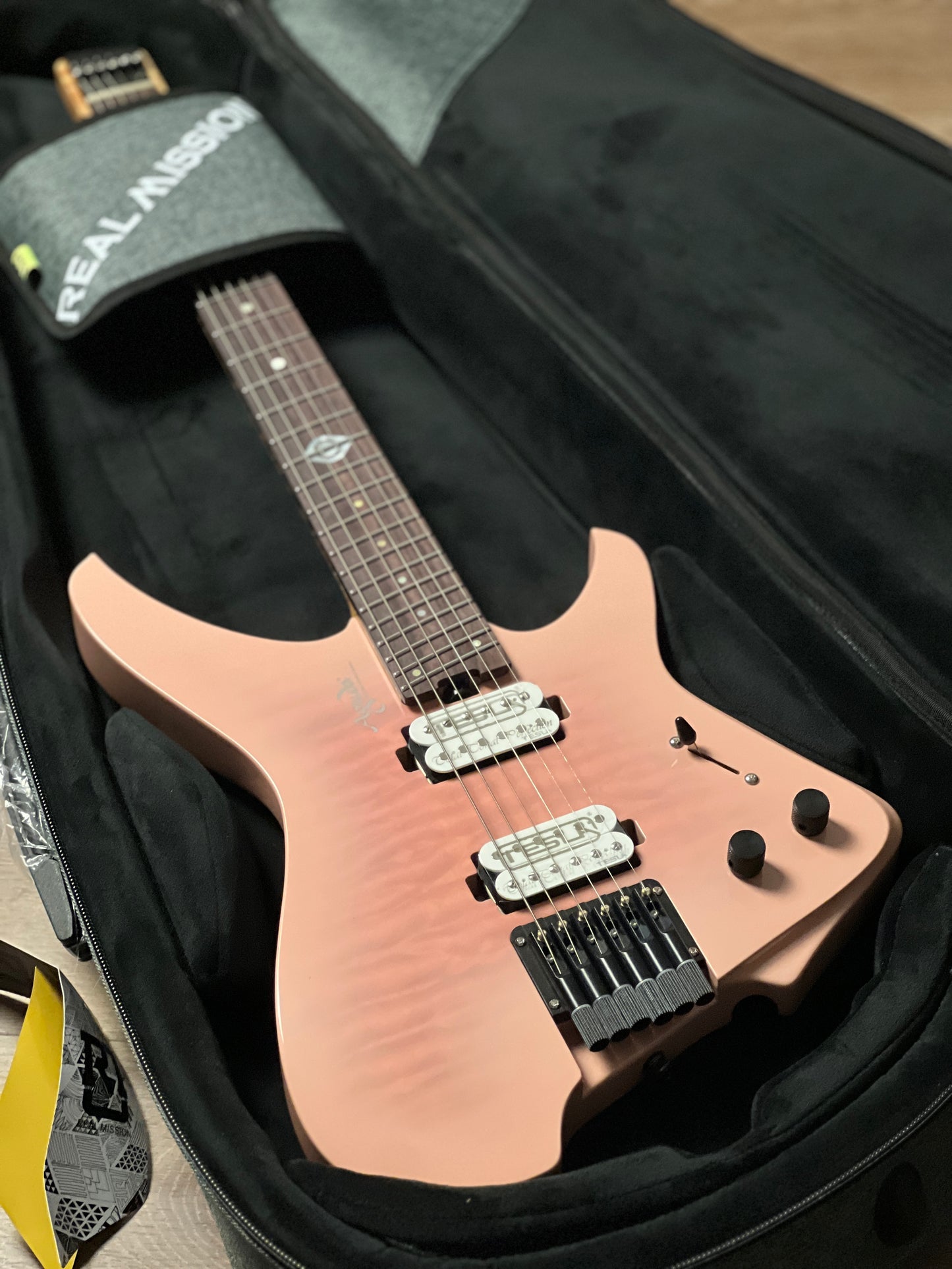 Aguda Black Hole Deluxe in Sakura Pink Burst with Quilt Top