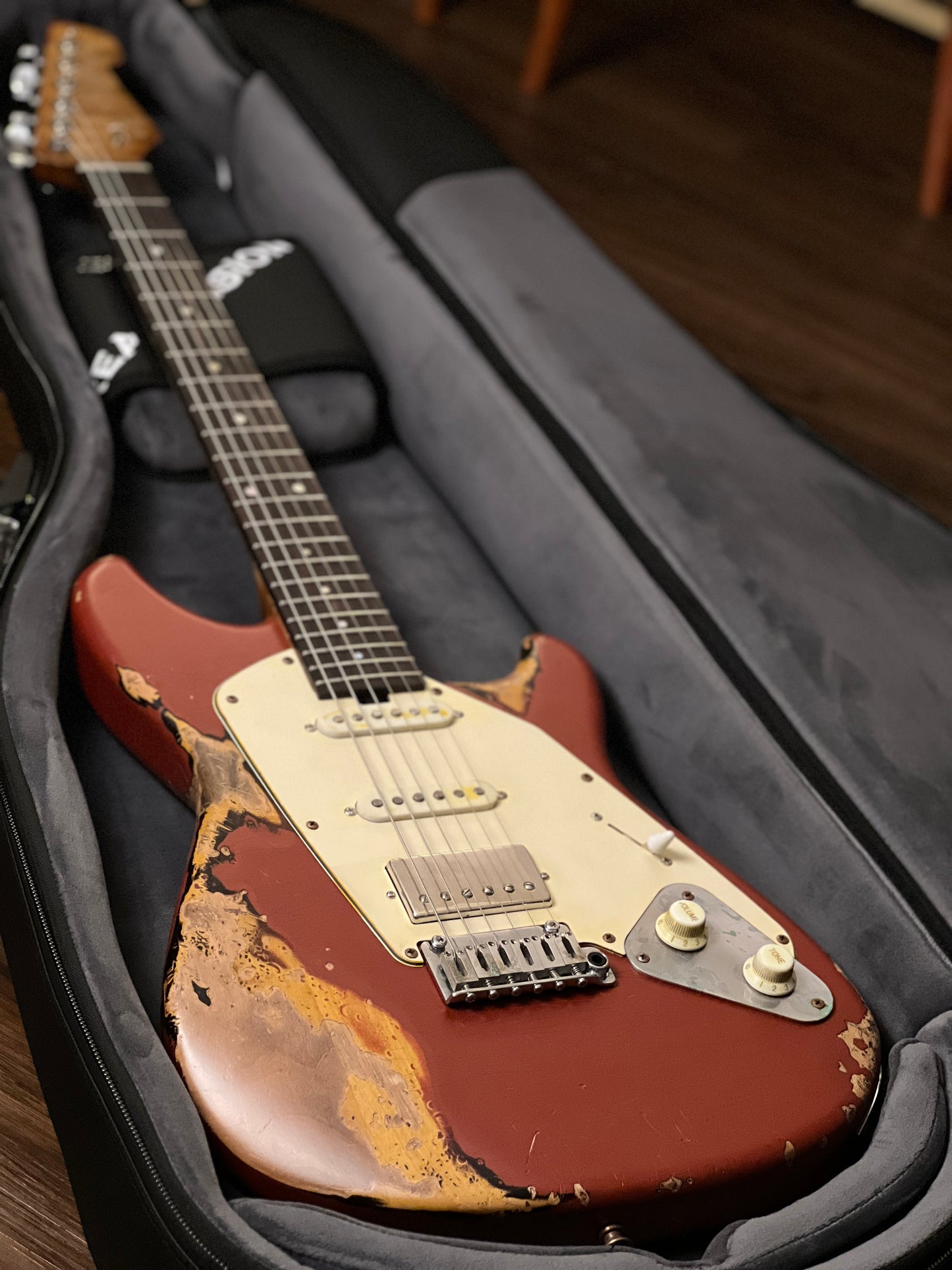 Aguda Jerry king Steam Tone 1981 in Aged Dakota Red Over Sunburst Heavy Relic