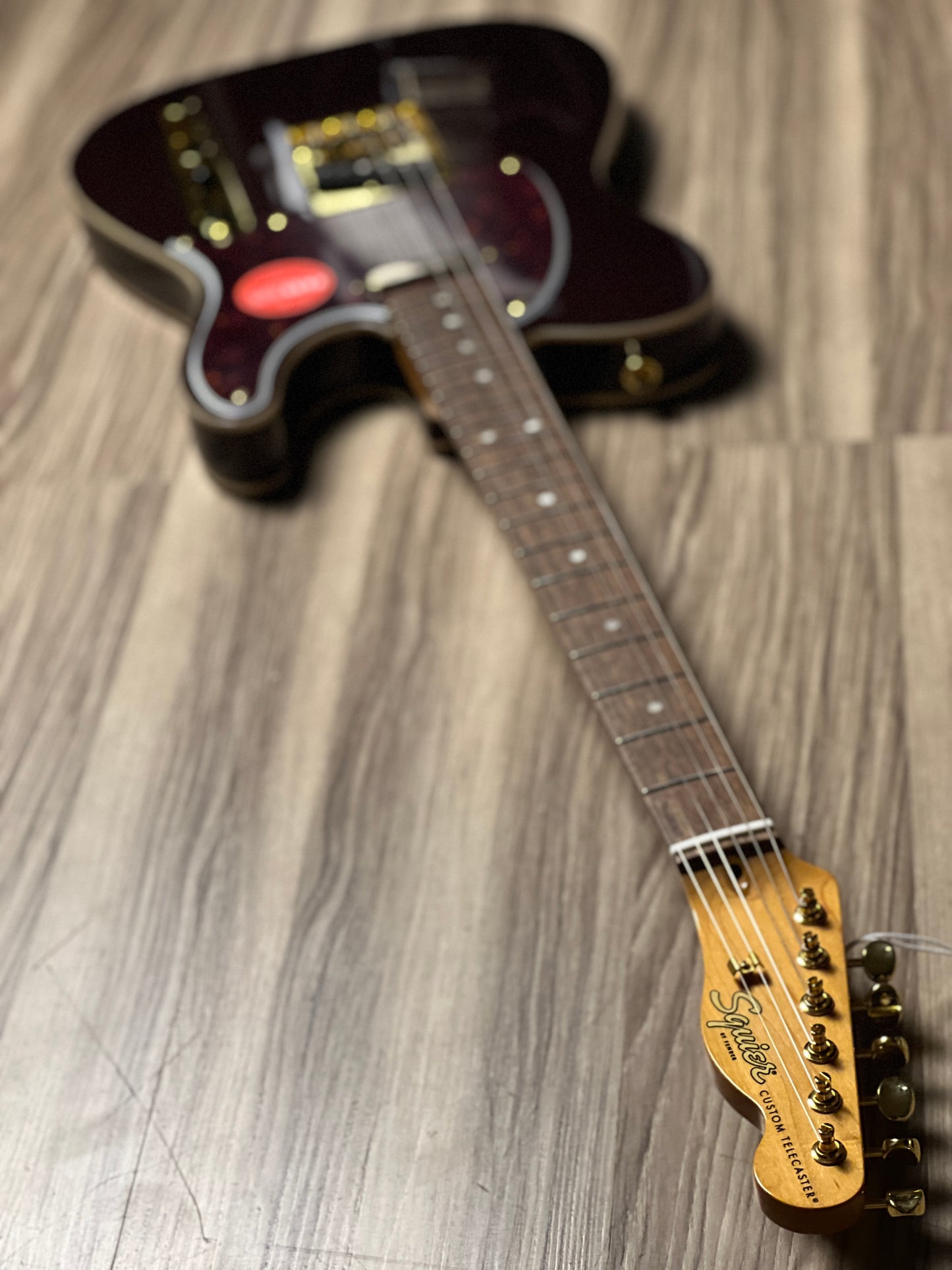 Squier FSR Classic Vibe 60s Custom Telecaster with Gold Hardware and Laurel FB in Oxblood