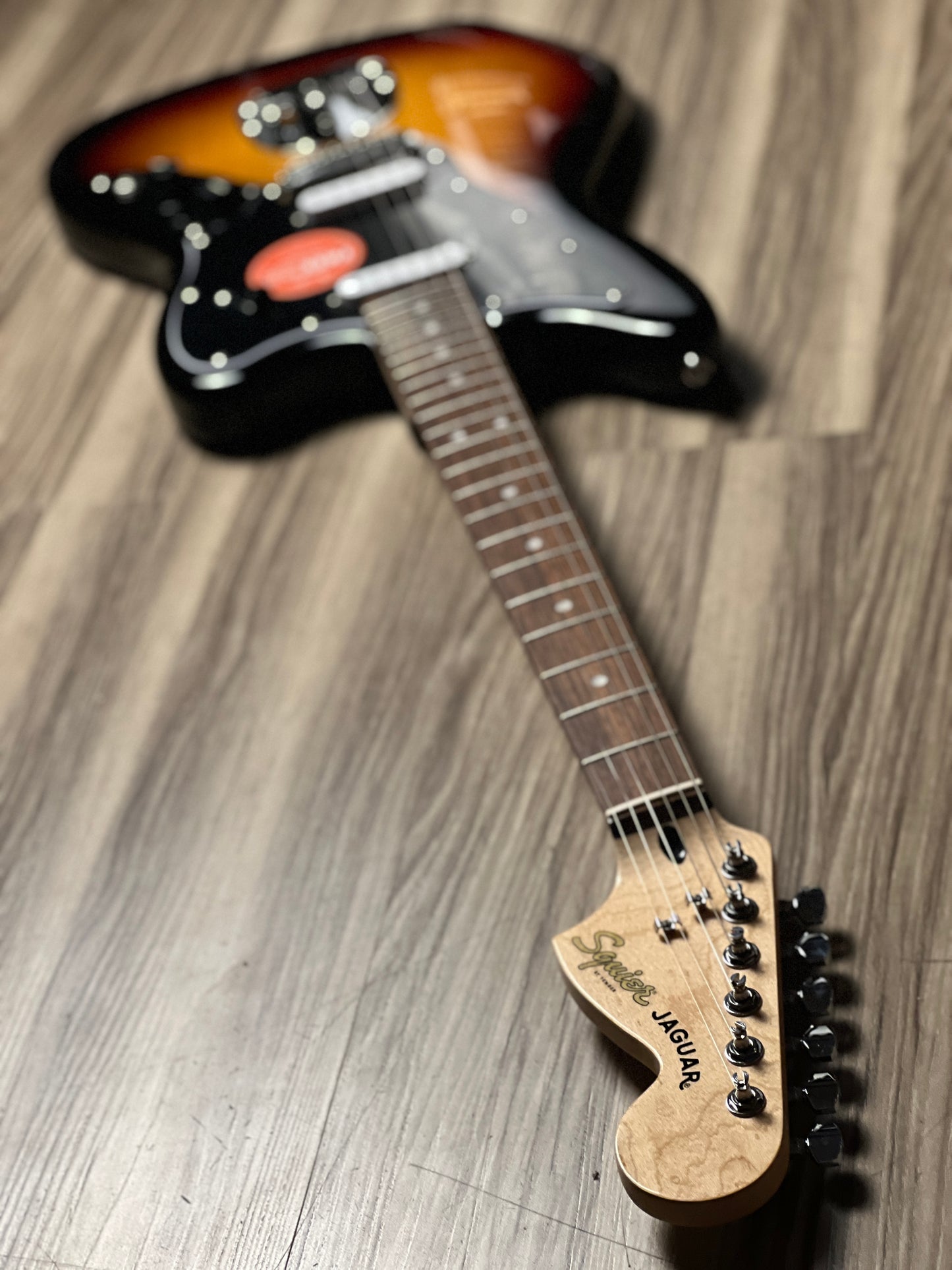 Squier Affinity Series Jaguar With Laurel FB in 3-Color Sunburst