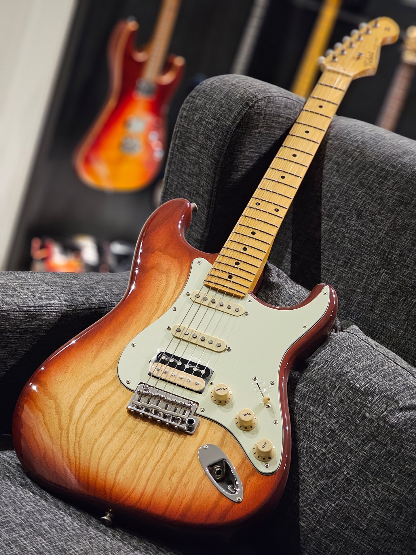 Tokai AST-118SH SSB/M Goldstar Sound HSS Limited Edition in Sienna Sunburst 200596