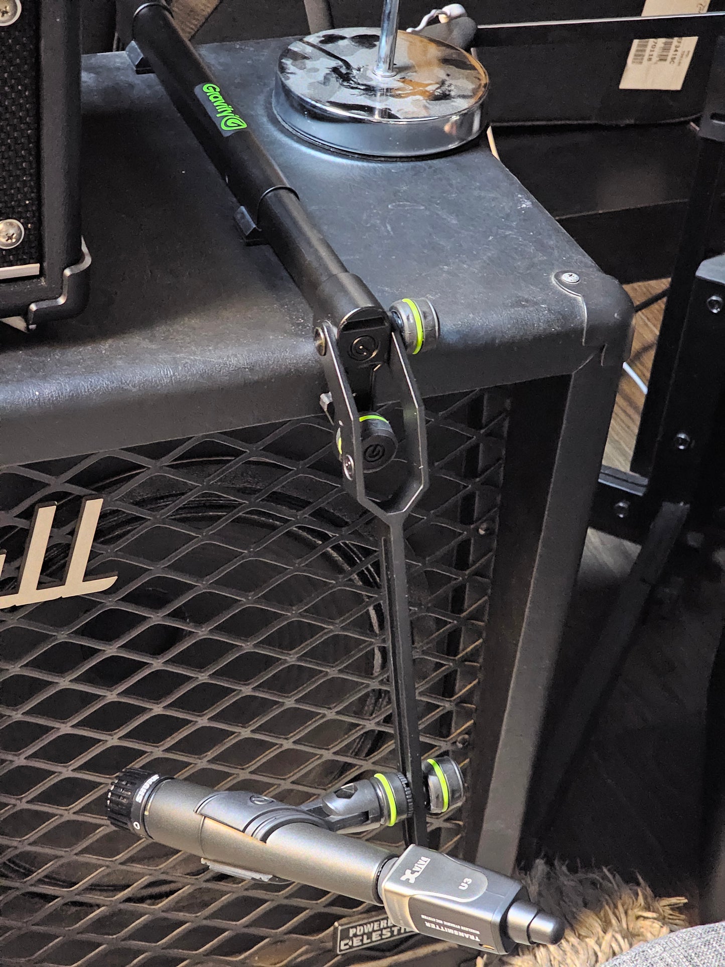 Gravity MS CAB CL 01 Cab Clamp Microphone Holder for Guitar Cabinets