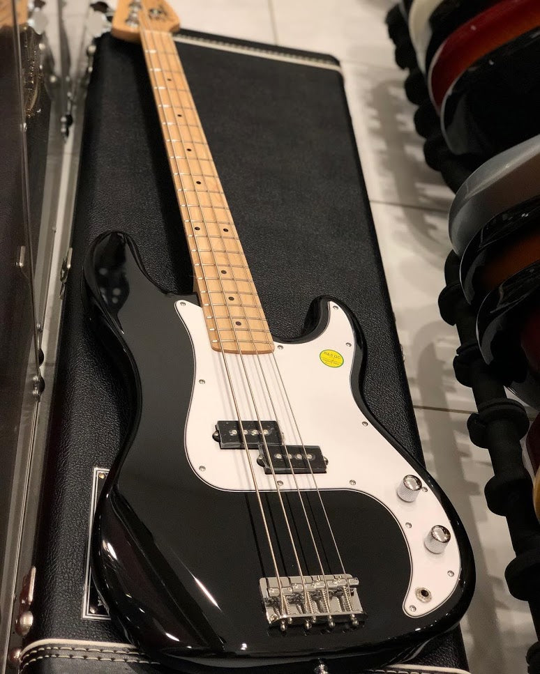 Tokai APB-58 BB/M Hard Puncher Bass in Black with maple FB