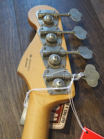 Fender Signature Flea Road Worn Jazz Bass Shell Pink