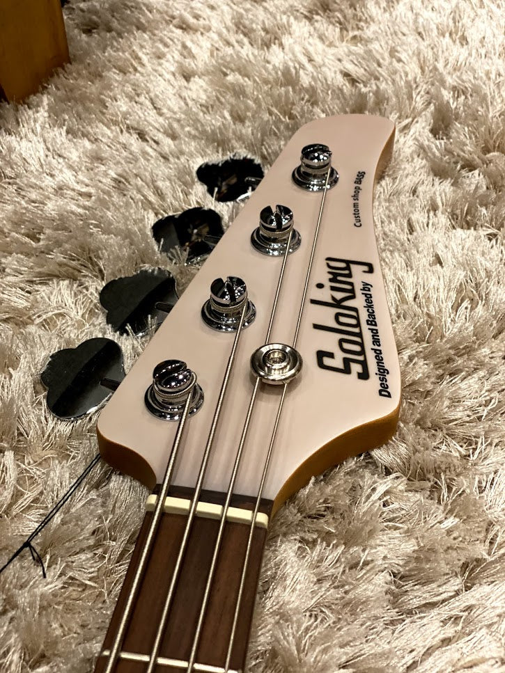 Soloking MJ-1 Custom Bass in Transparent White with Roasted Maple Neck