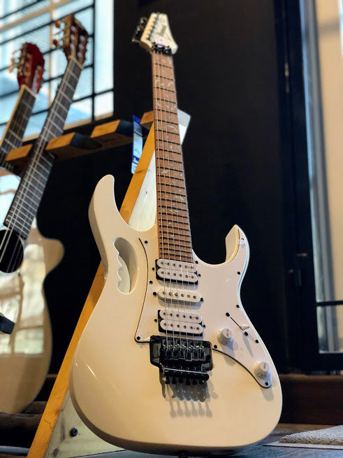 Ibanez Steve Vai JEM-JR in White