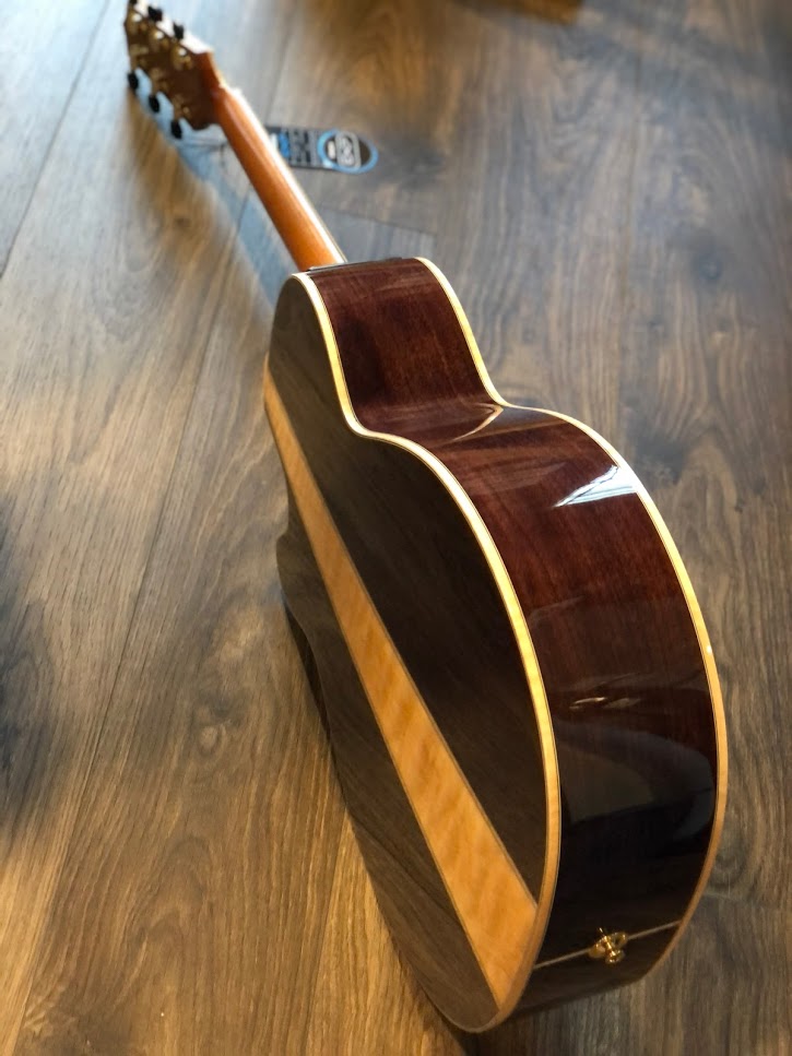 Takamine GN93CE in Natural