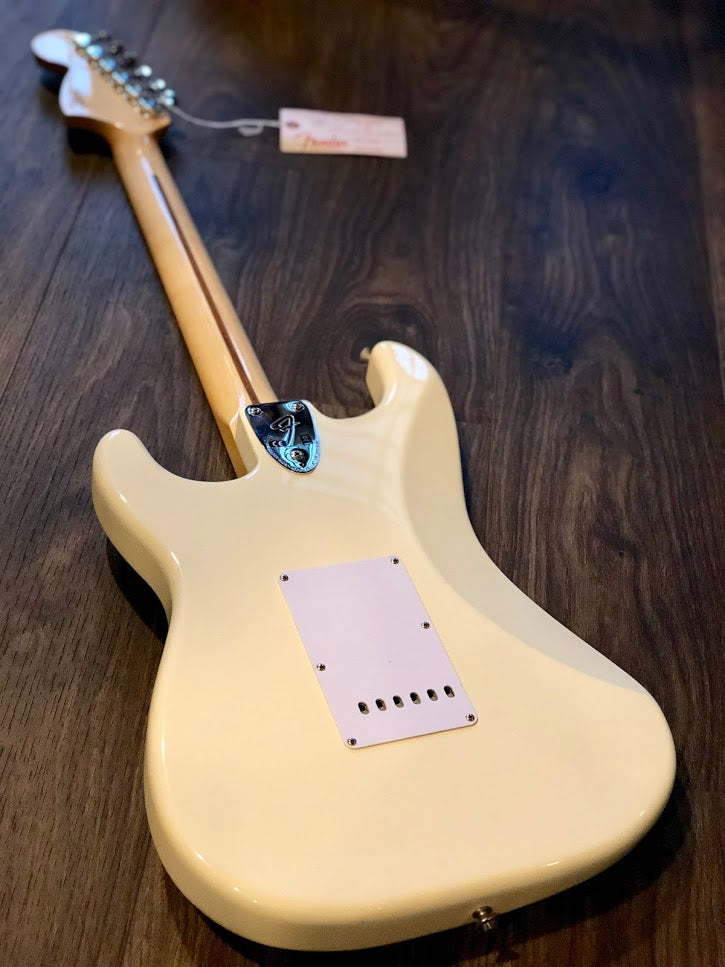 Fender Classic Series '70s Stratocaster สี Olympic White พร้อม Maple FB