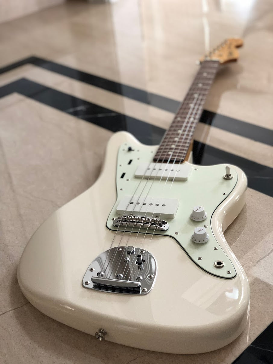 Tokai AJM-140 Silverstar Offset in Vintage White 181351