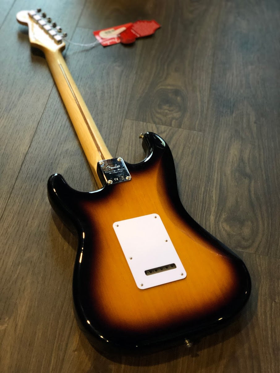 Fender Classic Player `50s Stratocaster in 2 Color Sunburst with maple FB