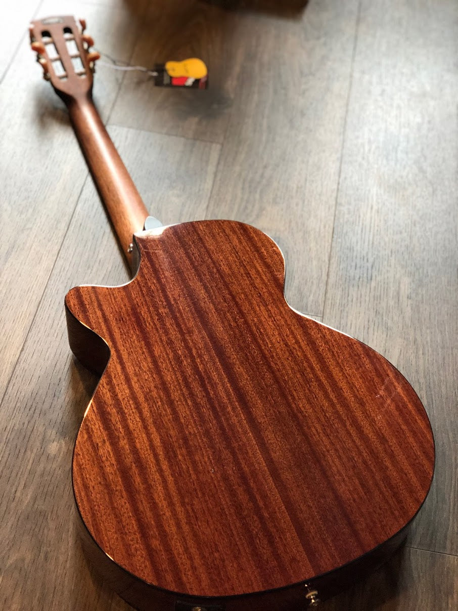 Cort CEC 5 Nylon Acoustic Electric เป็นธรรมชาติ