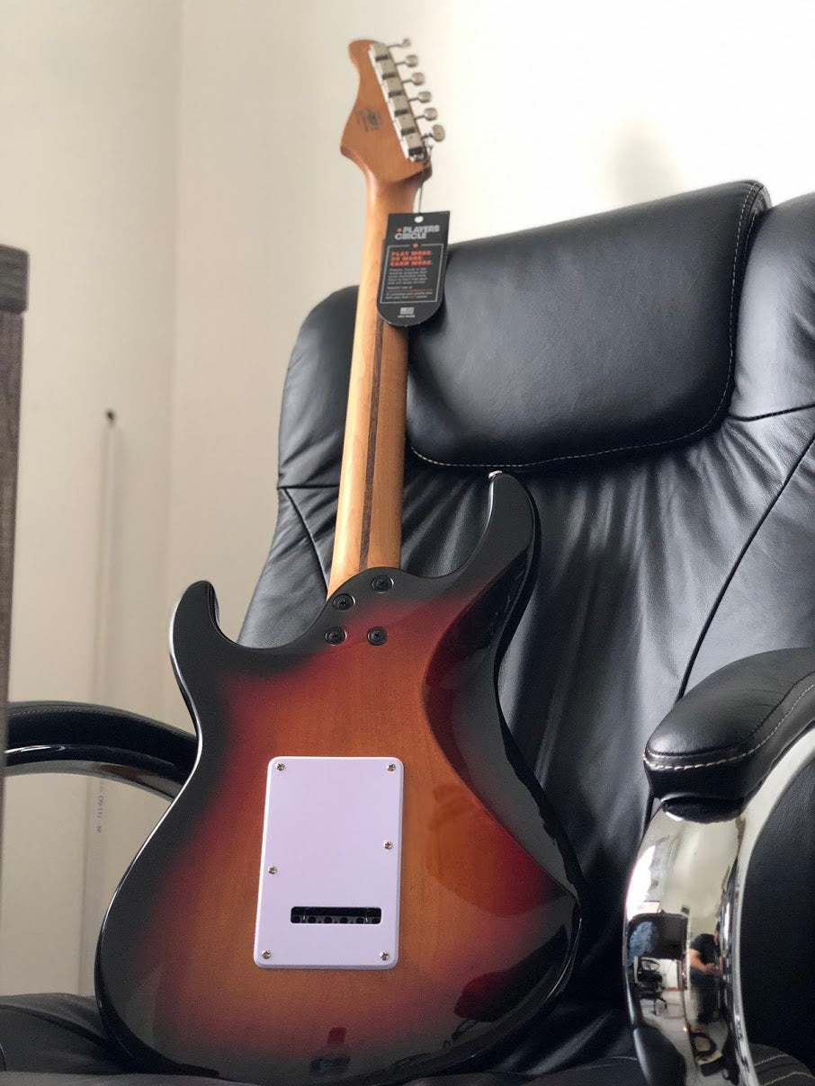 Cort G260CS ใน 3 Tone Sunburst