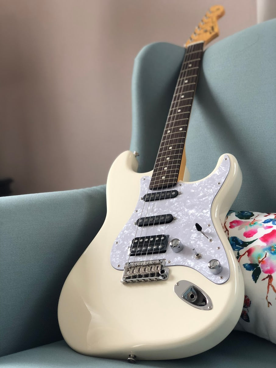 Tokai AST-114SH VWH/R Modern Goldstar Sound in Vintage White with Rosewood FB