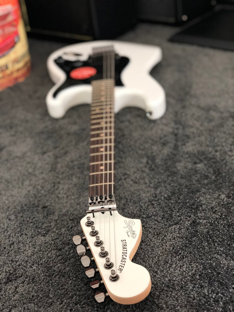 Squier Contemporary Active Stratocaster HH - Flat White