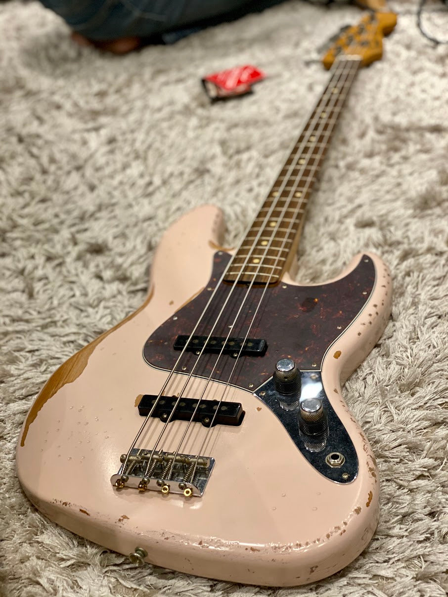 flea bass gear Fender Signature Flea Road Worn Jazz Bass Shell Pink – nafiriguitar.com