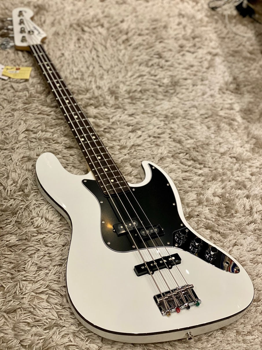 Fender Japan Aerodyne II Jazz Bass Arctic White – nafiriguitar.com