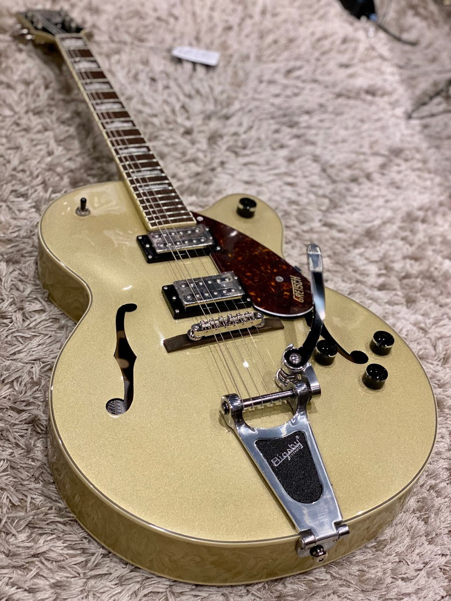 Gretsch G2420T Streamliner Hollowbody in Gold Dust with Bigsby